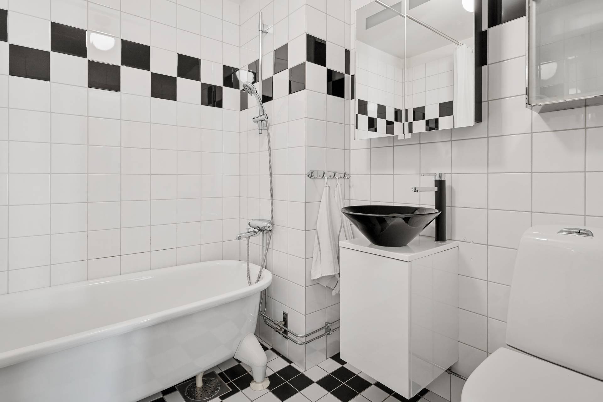 5 rum Parhus på Fågelsångsvägen 18 Fågelsången/Helenelund Sollentuna kommun - bild 33