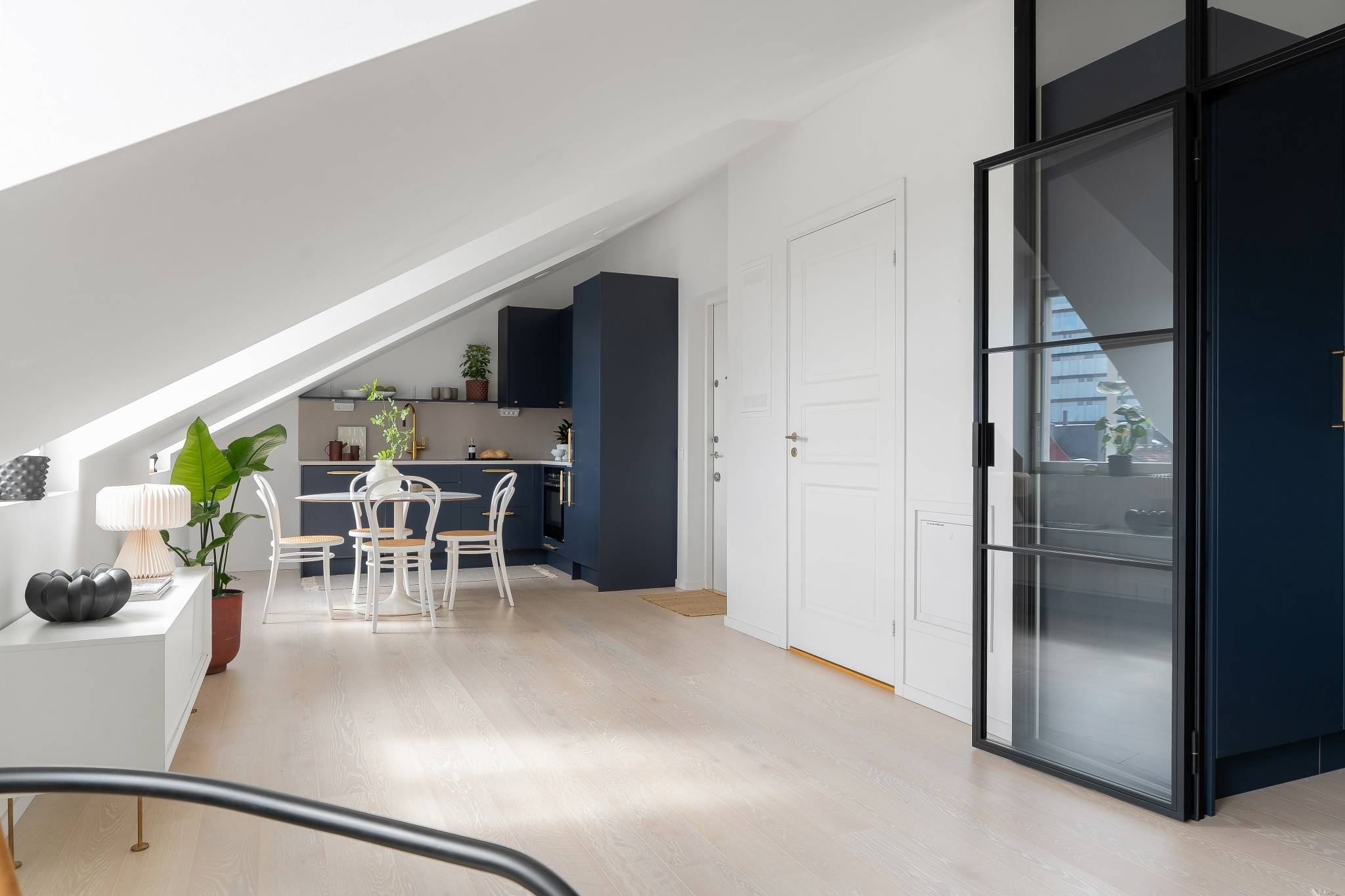 33 m²