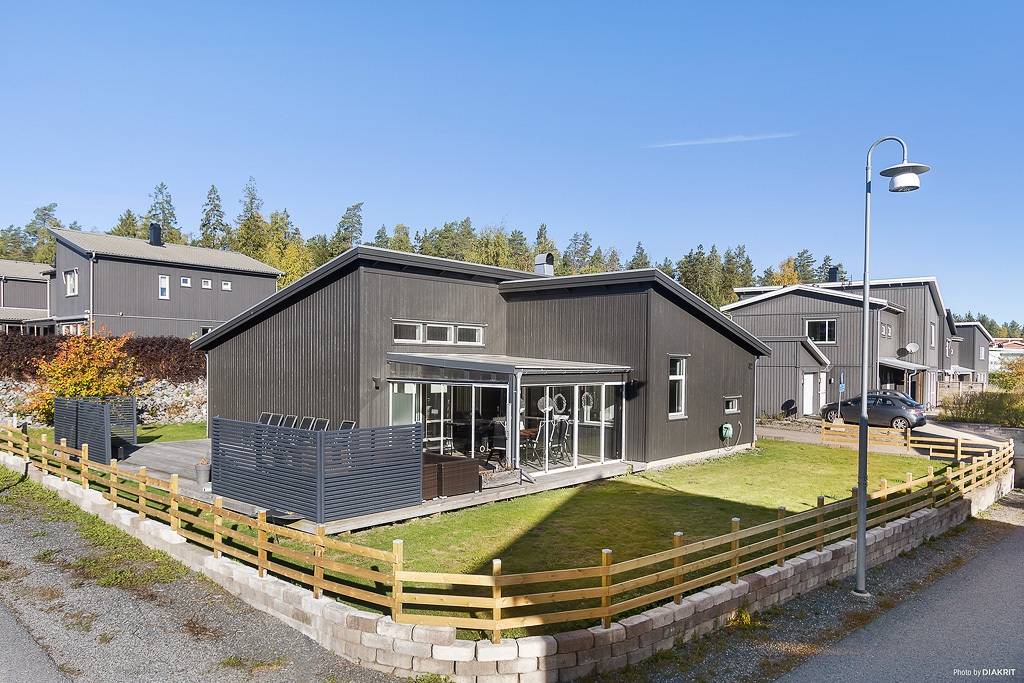 6 rum villa på Blåmesvägen 42 Nyby, Vallentuna kommun - bild 1