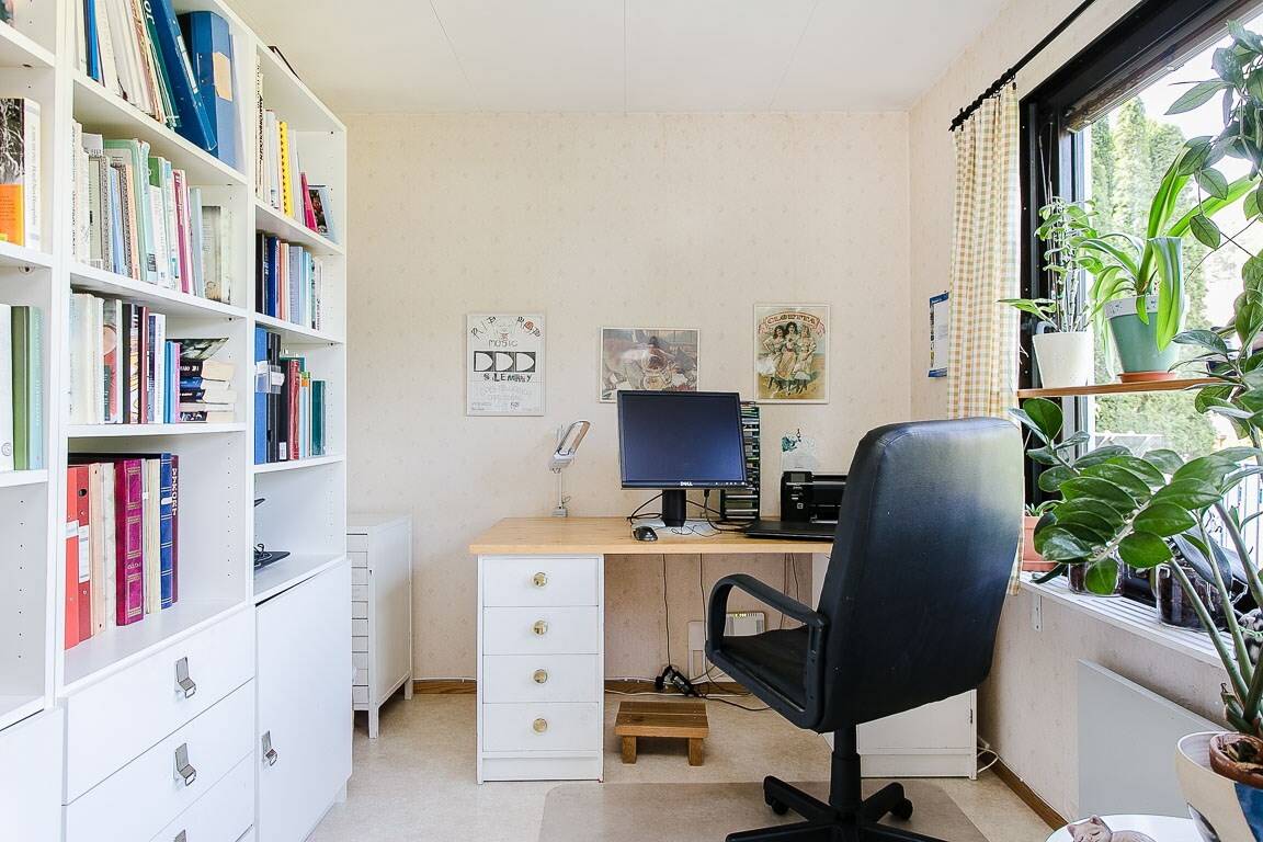 5 rum Parhus på Smultronstigen 18 Norra Skogen Karlsborgs kommun - bild 17