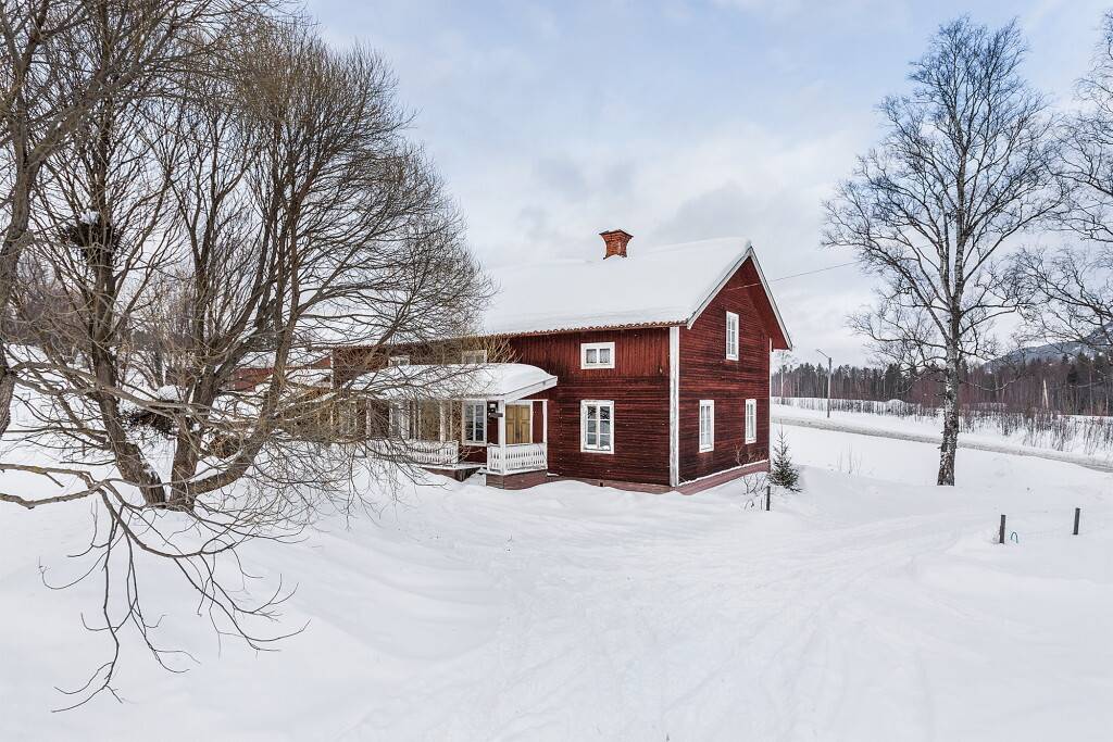 5 rum Gård/skog på Hoverberg 287 Berg Bergs kommun - bild 2
