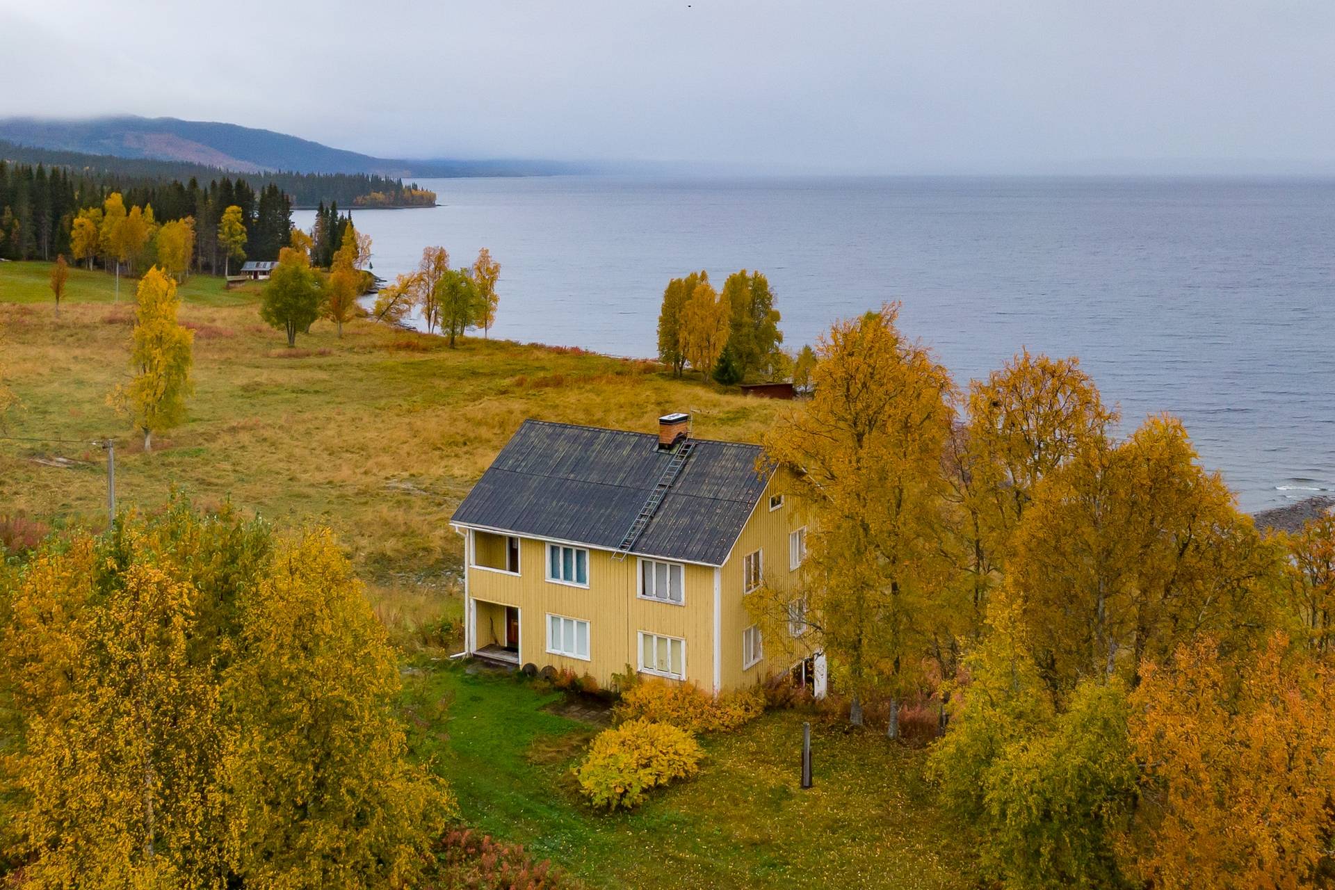 7 rum Gård utan jordbruk på Smedjeviken 266 Järpen Åre kommun - bild 2