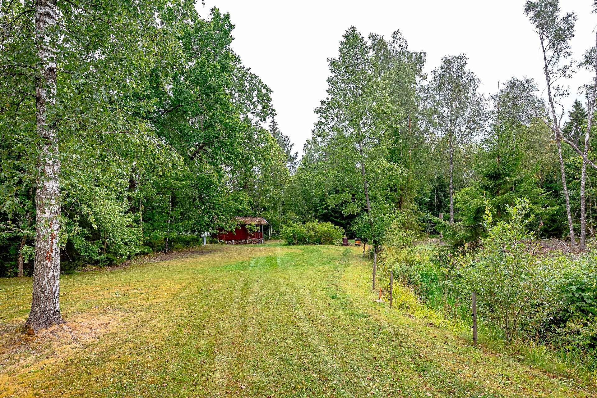 2 rum Villa på Holmsjön 4 och 6 Hälleforsnäs Flens kommun - bild 33