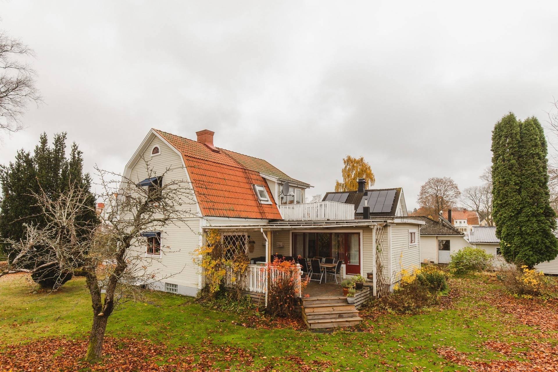 6 rum Villa på Mellanåsgatan 18 Bohult Karlskoga kommun - bild 2