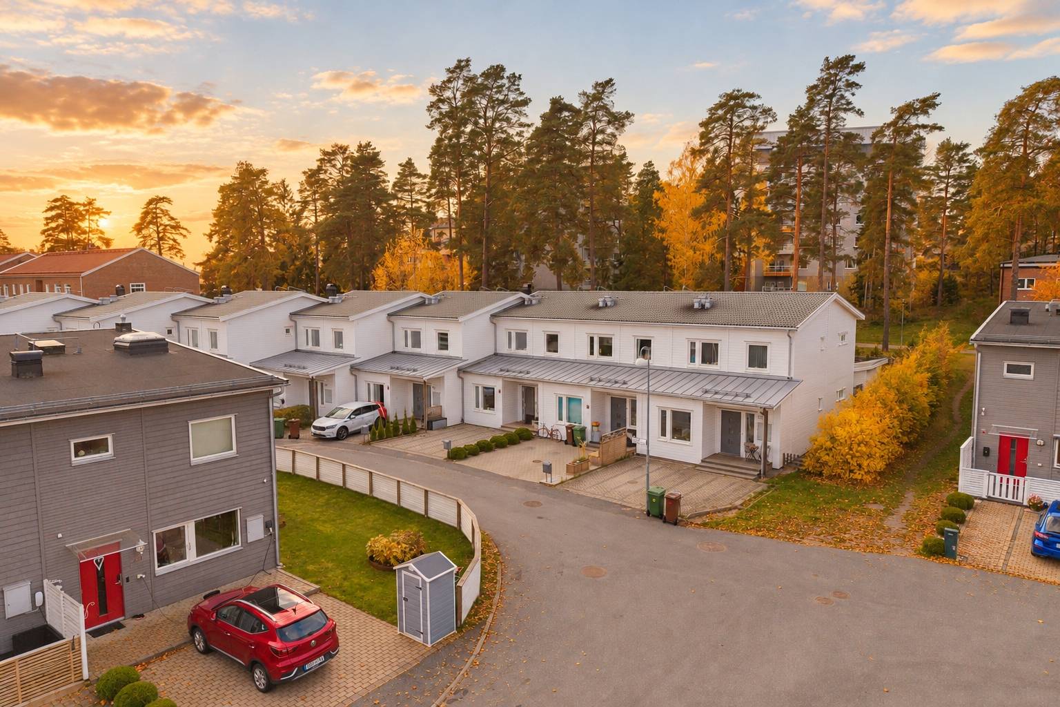 5 rum Radhus på Syster Annas väg 17 Brunnby Park Upplands Väsby kommun - bild 1