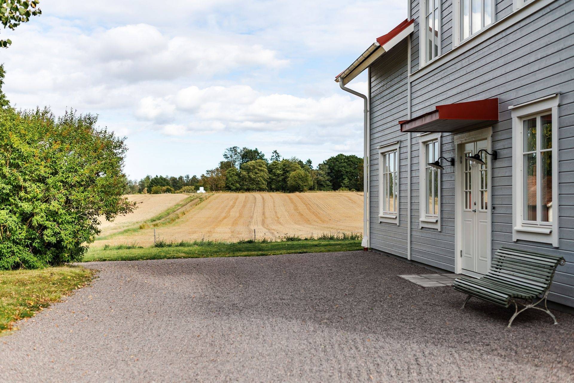 Gård med jordbruk på Jordsfälle Boxholms kommun - bild 3
