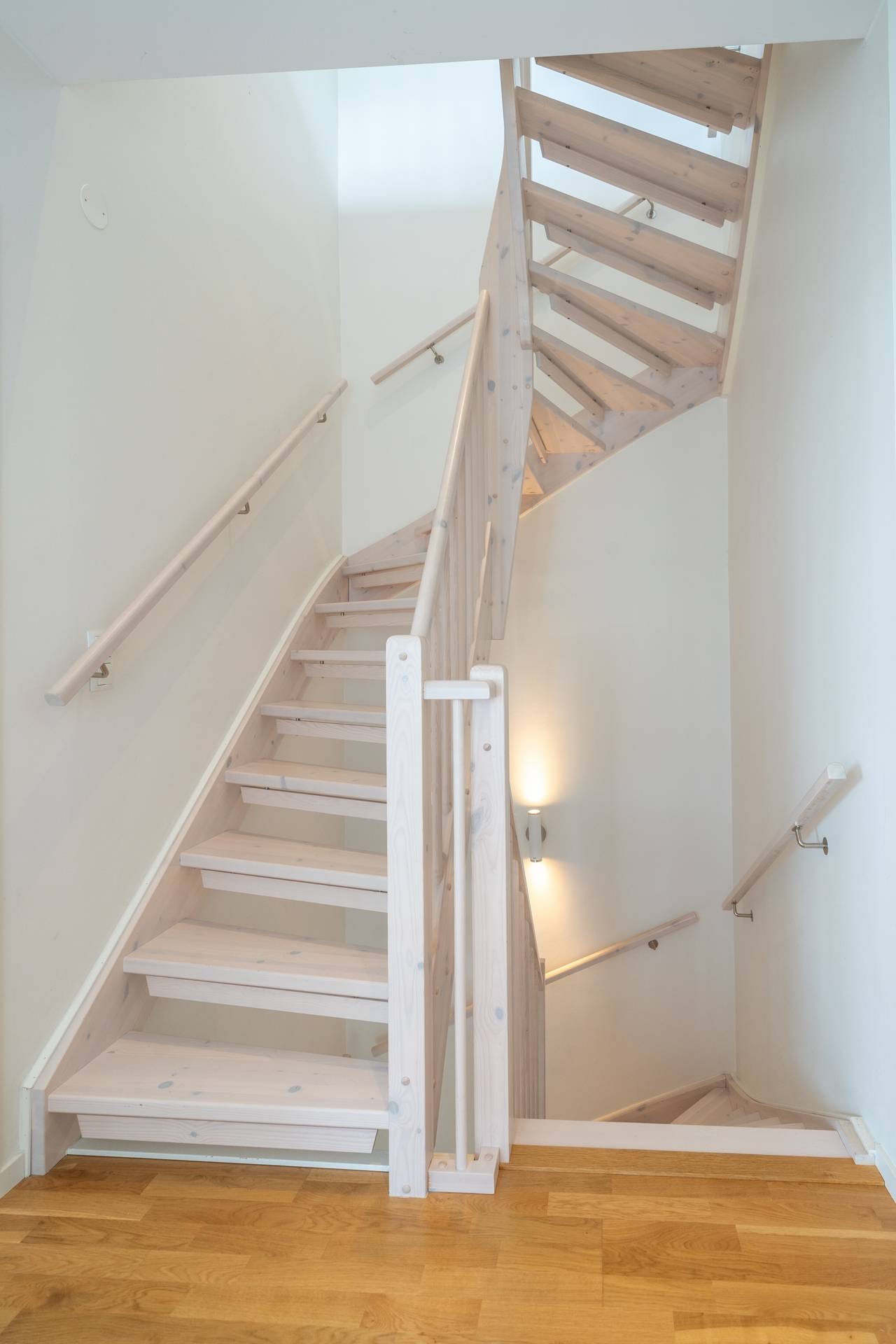5 rum Parhus på Berguddsvägen 32A Hässelby Södra Villastad Stockholms kommun - bild 24