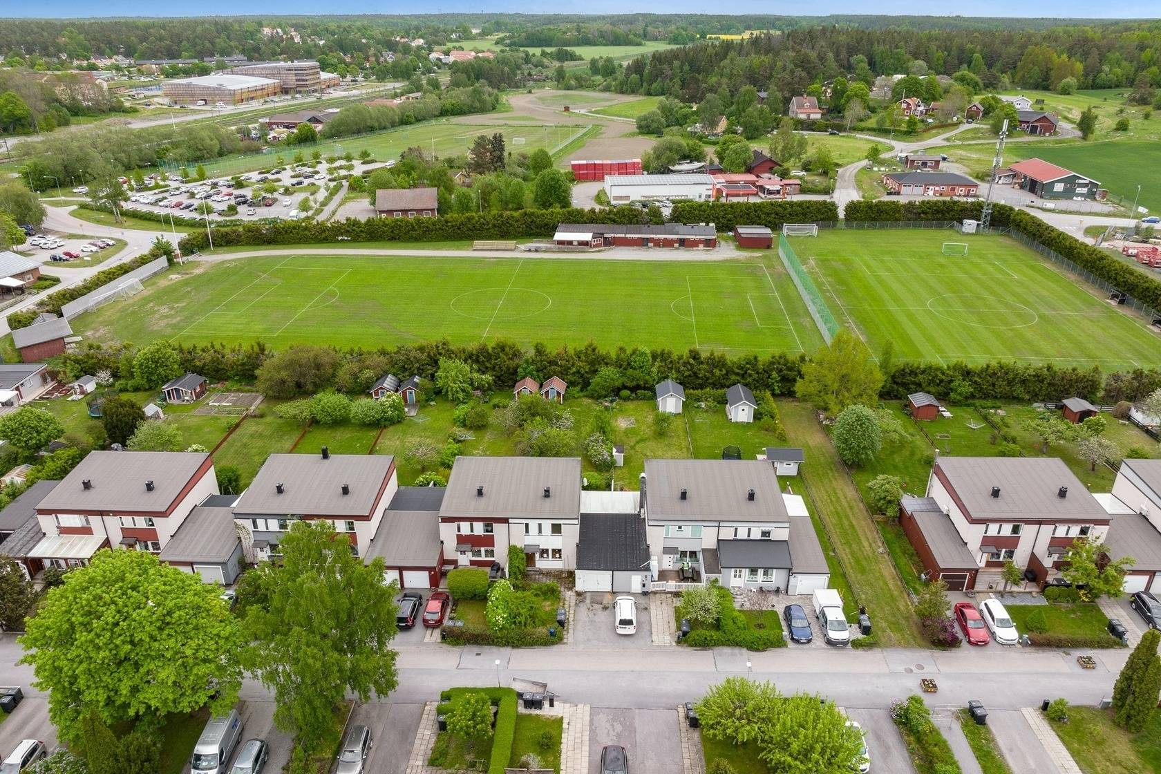6 rum Parhus på Fotbollsvägen 15 Centralt Knivsta kommun - bild 23