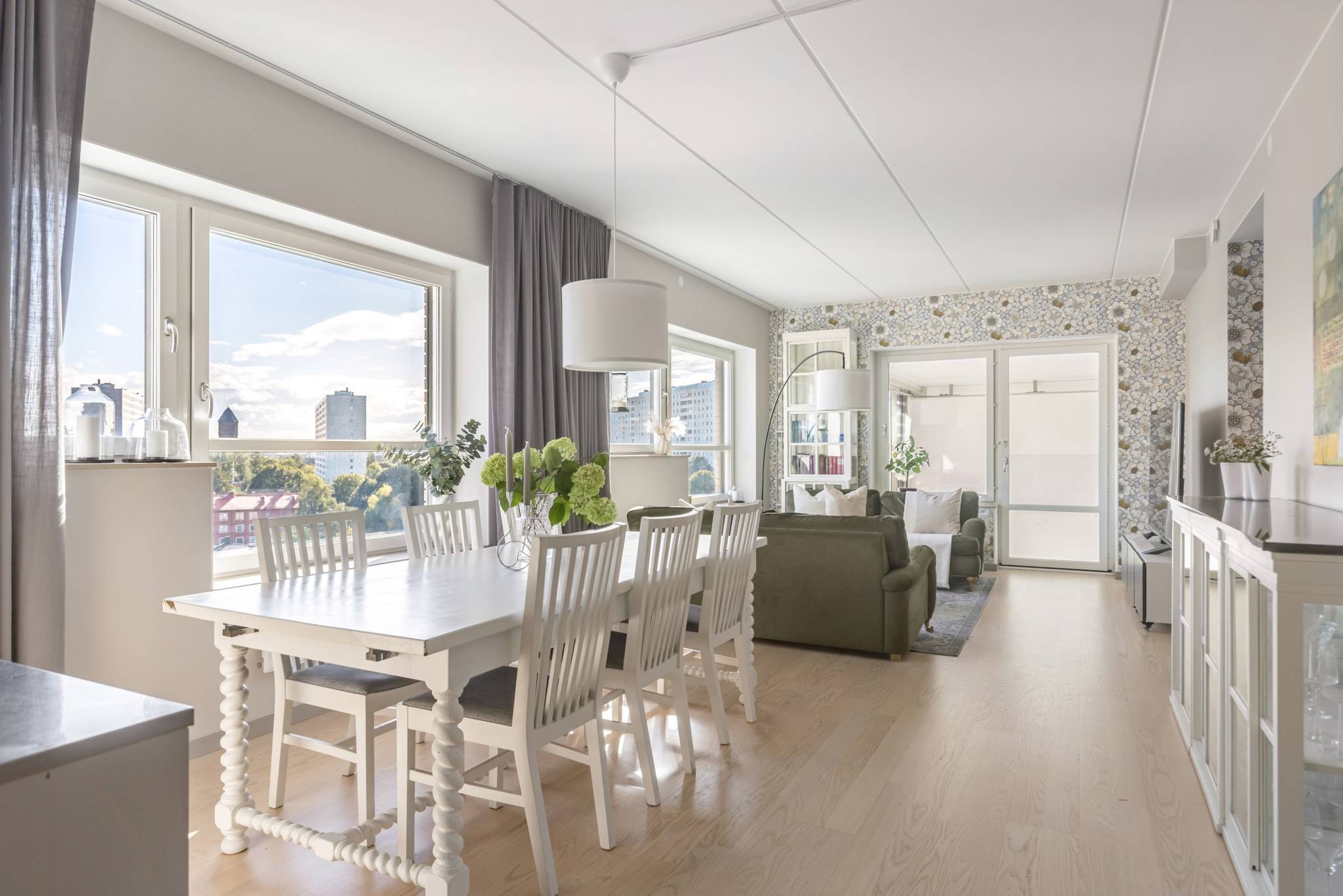 5 rum Lägenhet på Torfredsplatsen 7 Haga Norra Solna kommun - bild 1