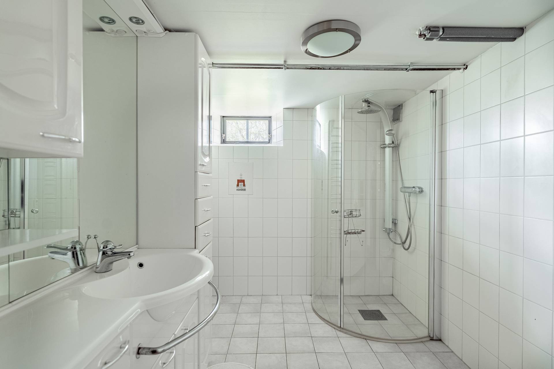 12 rum Villa på Stationsvägen 1 & 3 Centrum Knivsta kommun - bild 42