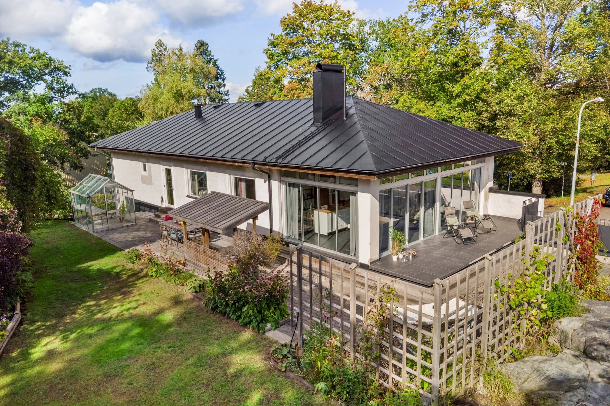 8 rum villa på Riddersviksvägen 133 Hässelby Södra Villastad, Stockholms kommun - bild 2