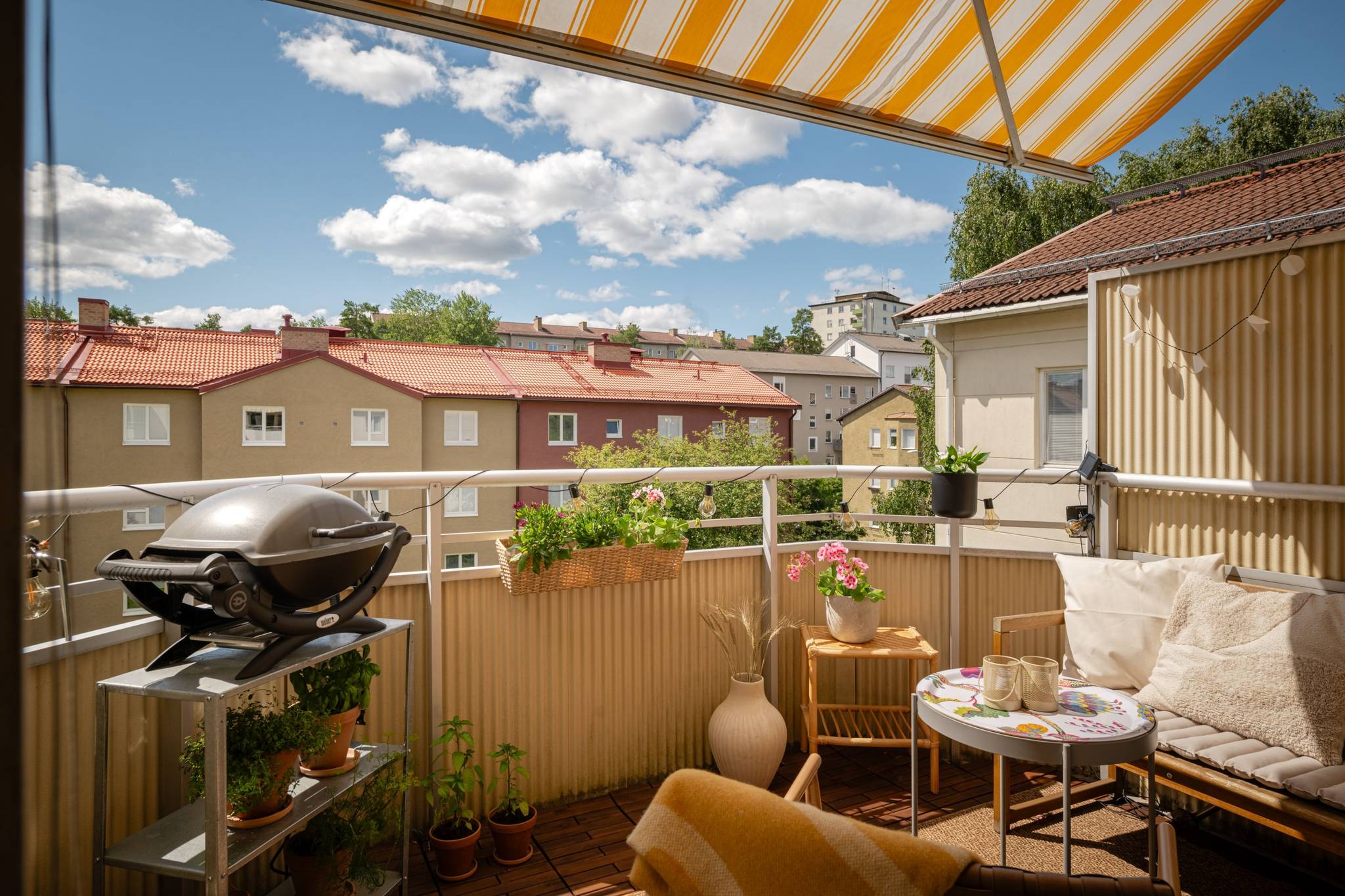 2 rum lägenhet på Skridskovägen 11, vån 4/4 Västertorp/Hägerstensåsen, Stockholms kommun - bild 1