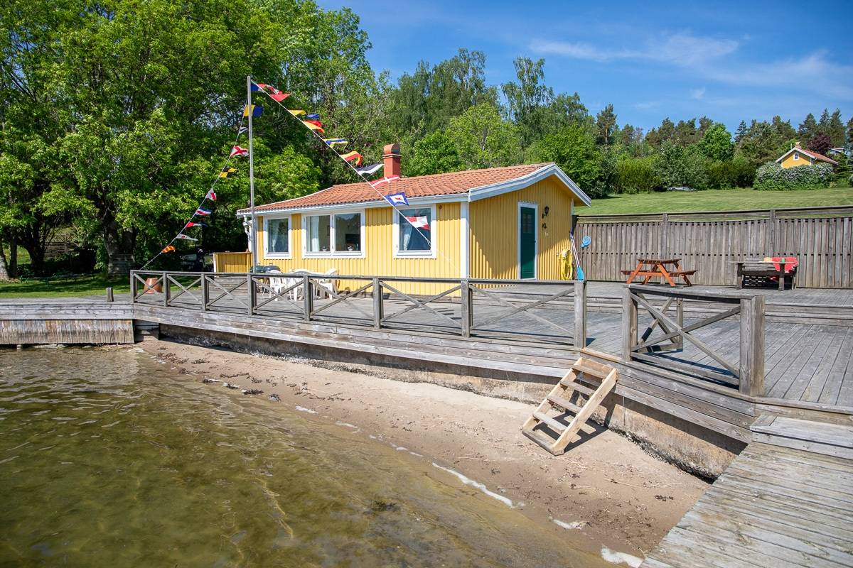 8 rum Vinterbonat fritidshus på Östervik 26-30 Roslagen - sjötomter Norrtälje kommun - bild 4