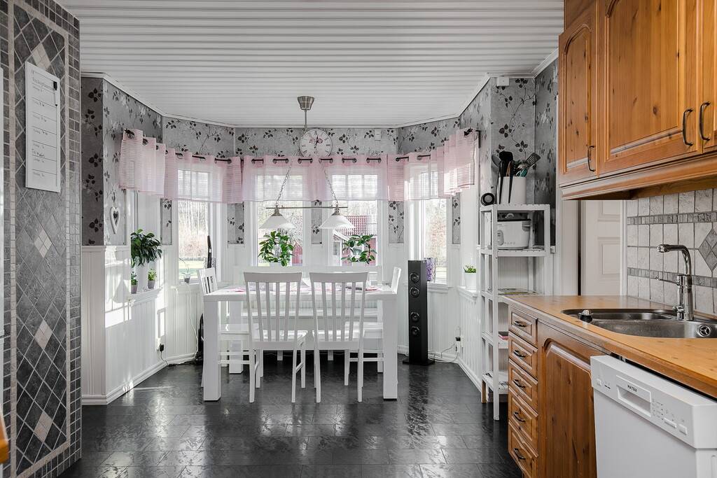 7 rum Villa på Grönelund 1 Sjölunda Lidköpings kommun - bild 5