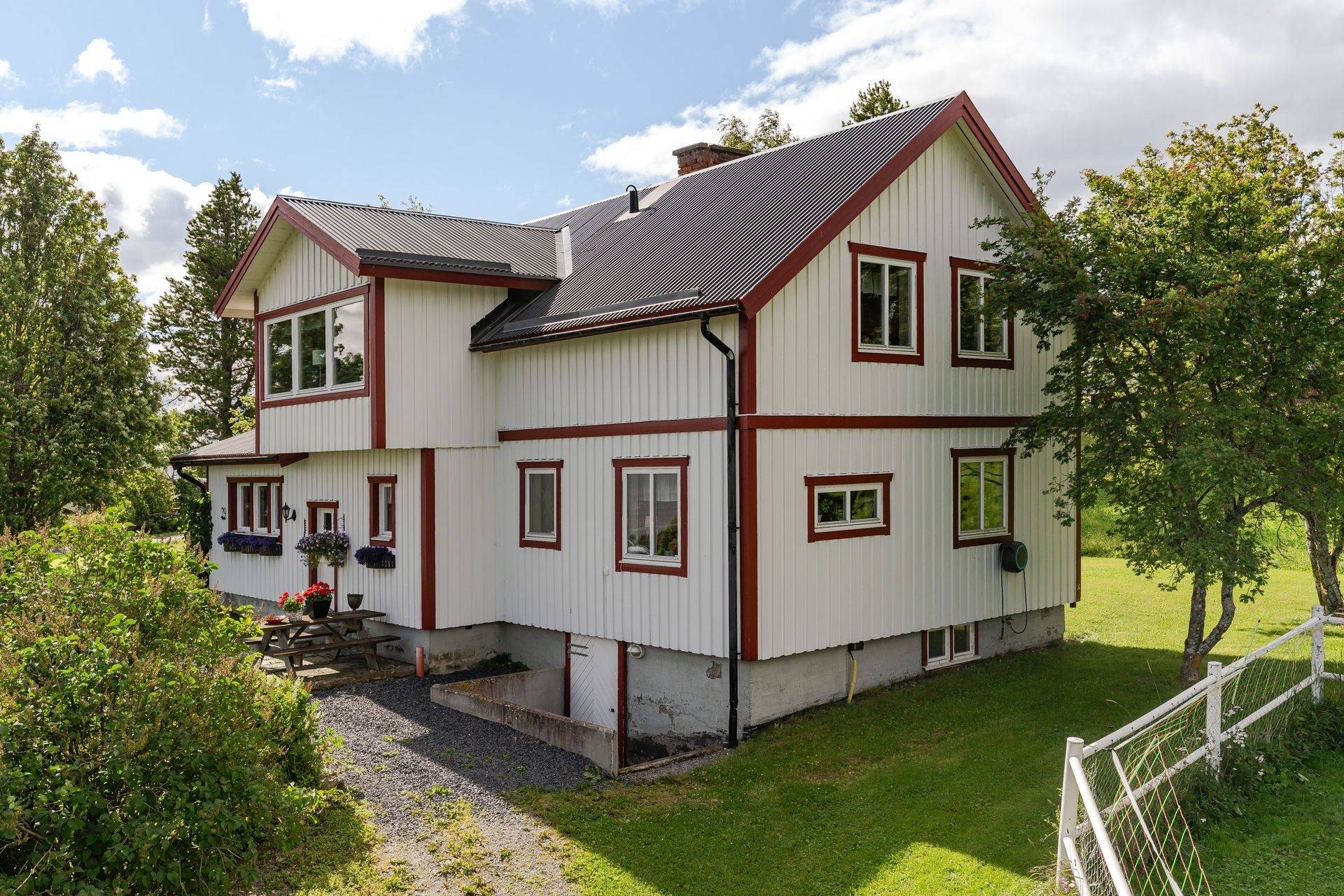 Gård med jordbruk på Högenvägen 29 Hallen Åre kommun - bild 30
