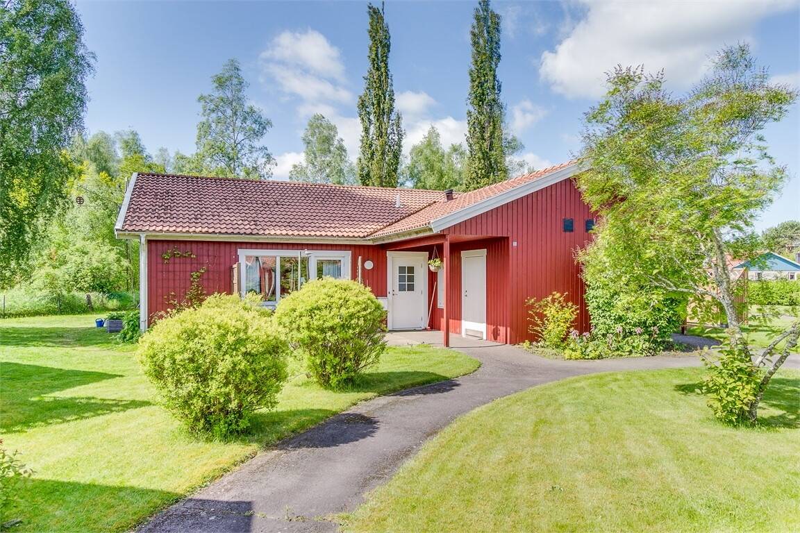 648 m² Övrig på Rosenlundsgatan 2 A-H Karlsborgs kommun - bild 3