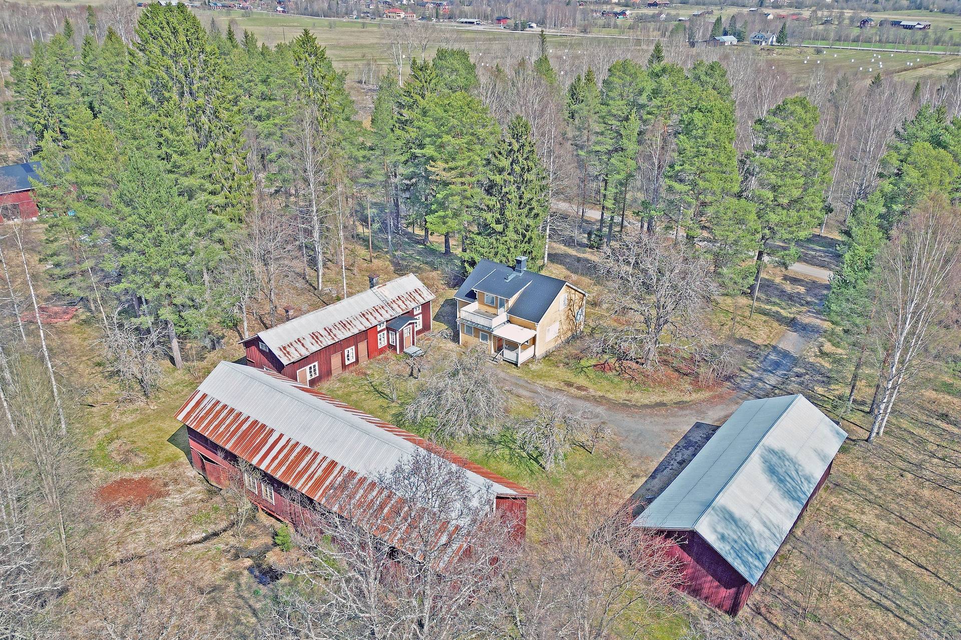 Gård med jordbruk på Norra Hagstavägen 23 Gävle kommun - bild 2