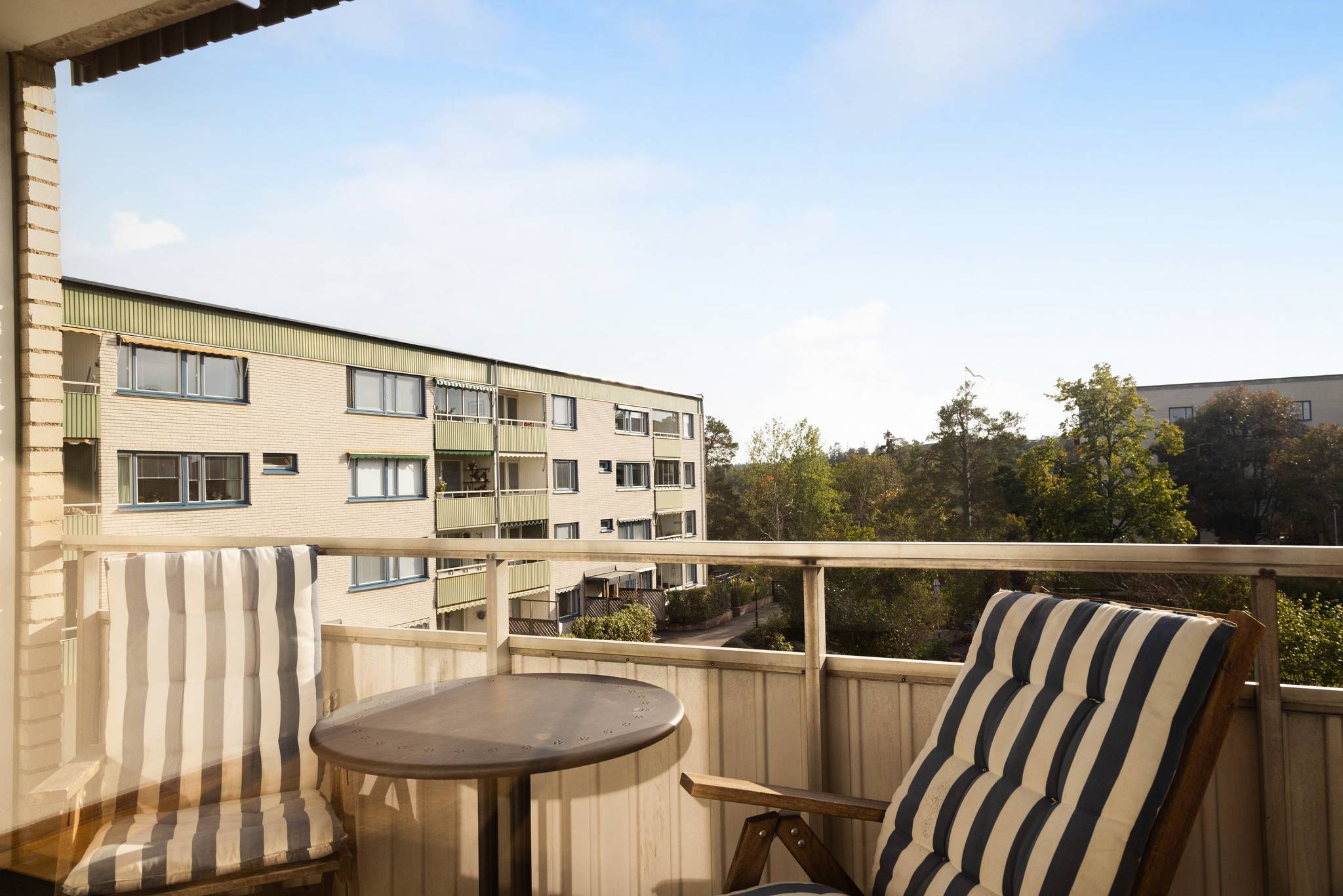 3 rum Lägenhet på Vinterbrinksvägen 7, 2tr Saltsjöbaden - Igelbodaplatån Nacka kommun - bild 9
