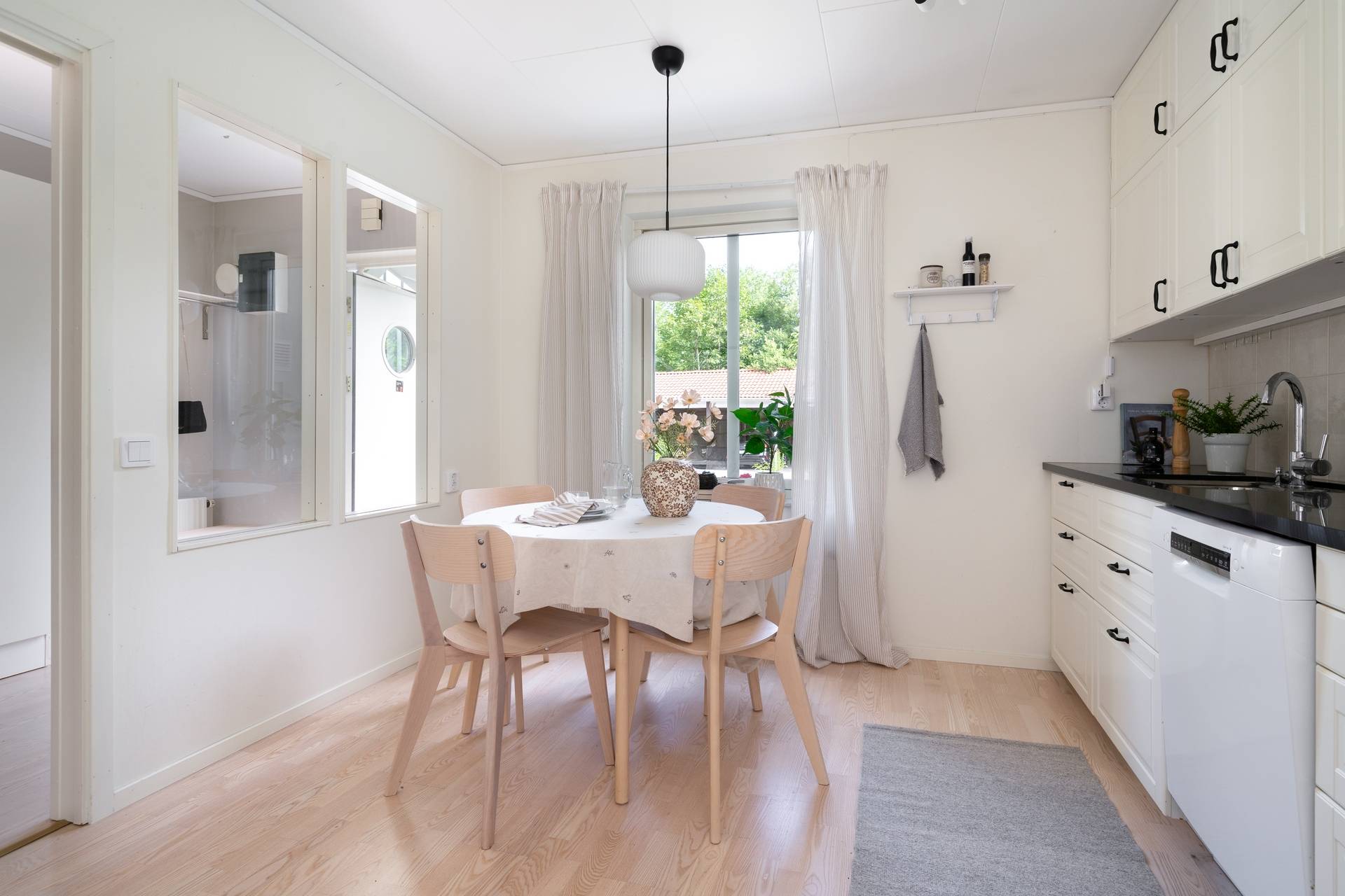 5 rum Radhus på Ekstocksvägen 45 Sundby Stockholms kommun - bild 9