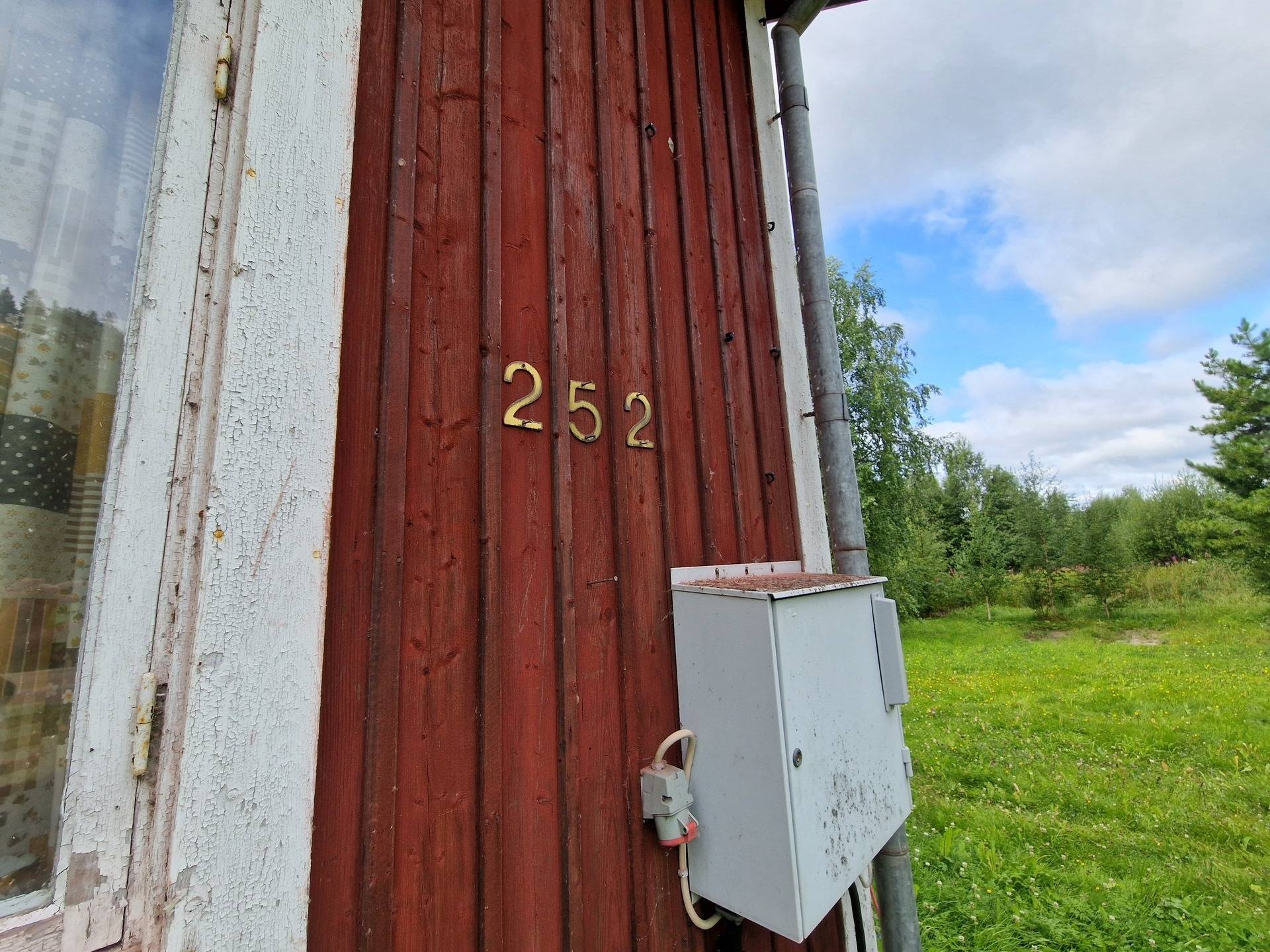 Gård med jordbruk på Döviken 252 Bräcke kommun - bild 2