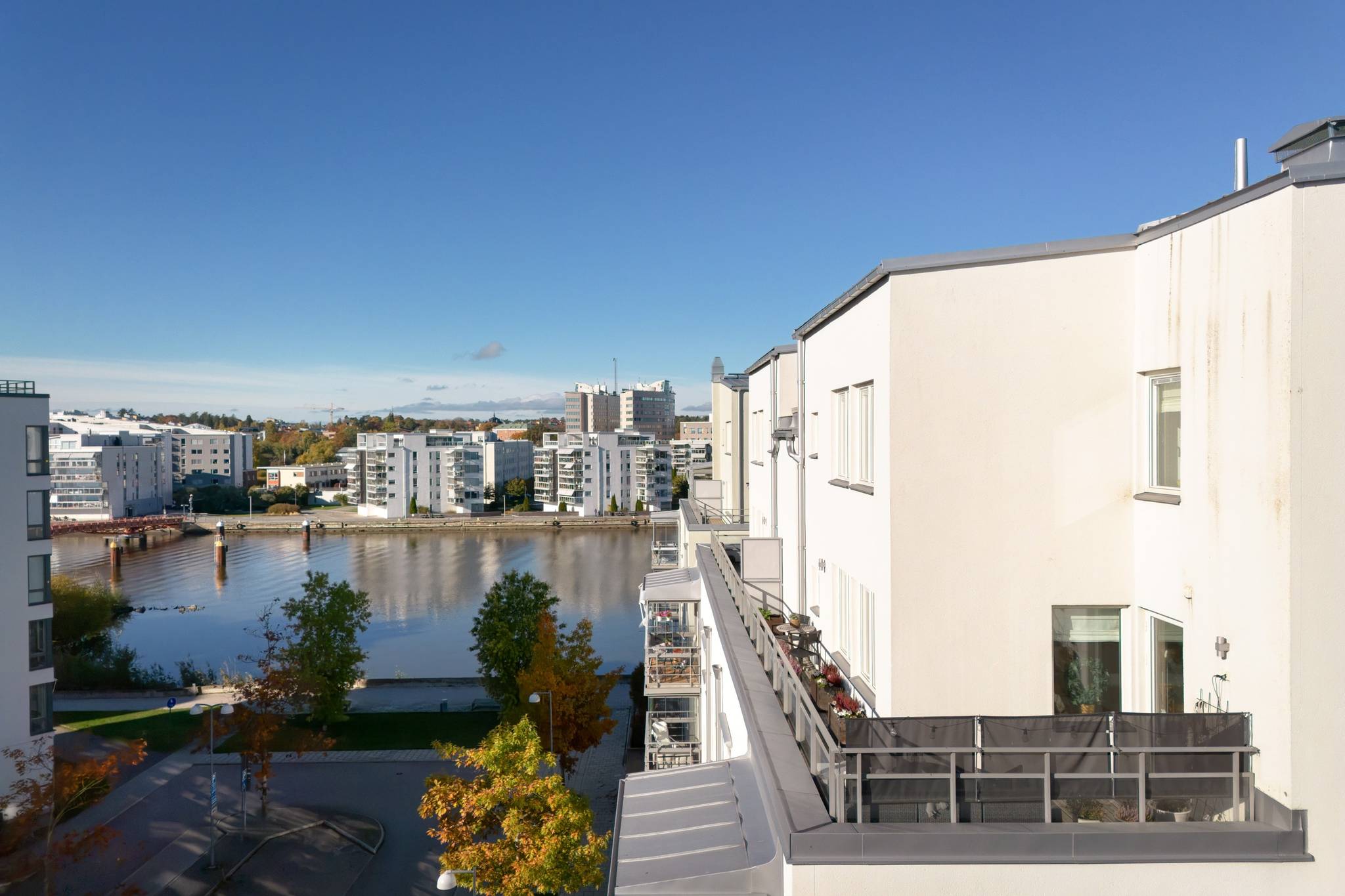 6 rum lägenhet på Lillåuddsallén 3 Lillåudden, Västerås kommun - bild 1