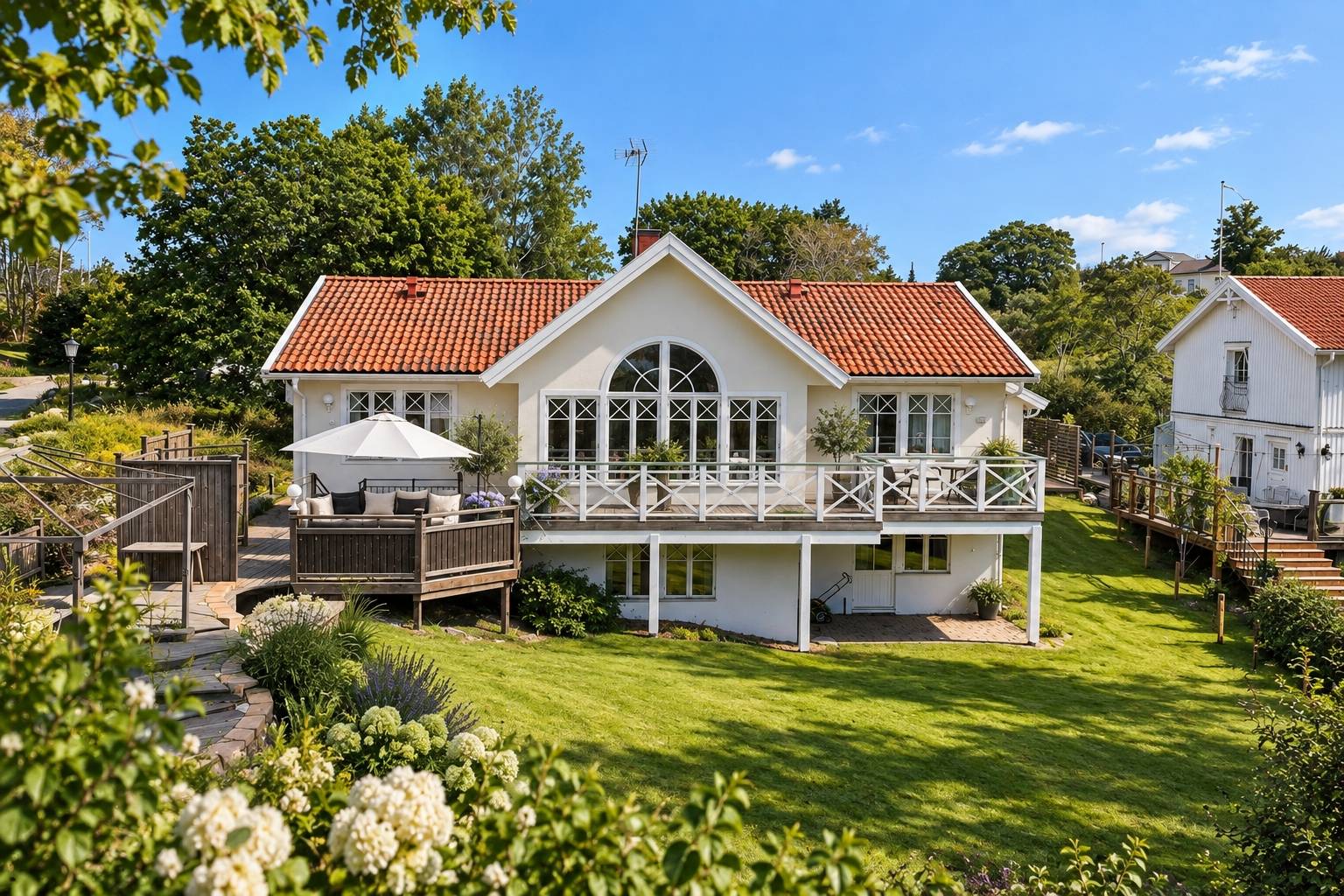 villa på Solsundavägen 20 Nacka/Skuru, Nacka kommun - bild 1
