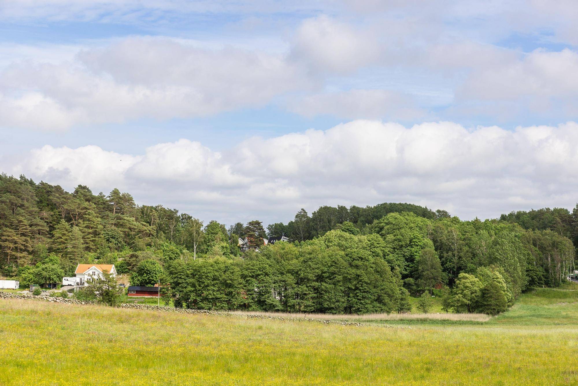Hjälteby, Tjörns kommun