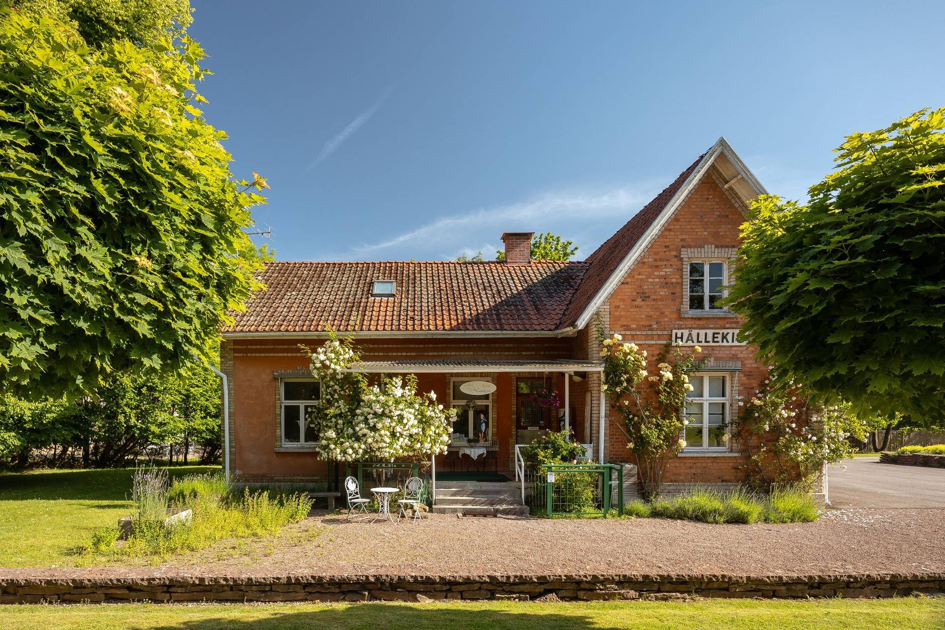 5 rum Övrig på Stationshuset 1 Hällekis Götene kommun - bild 1