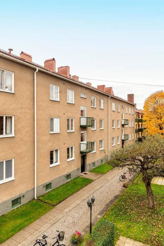 4 rum lägenhet på Venavägen 25A Centralt norr, Örebro kommun - bild 1