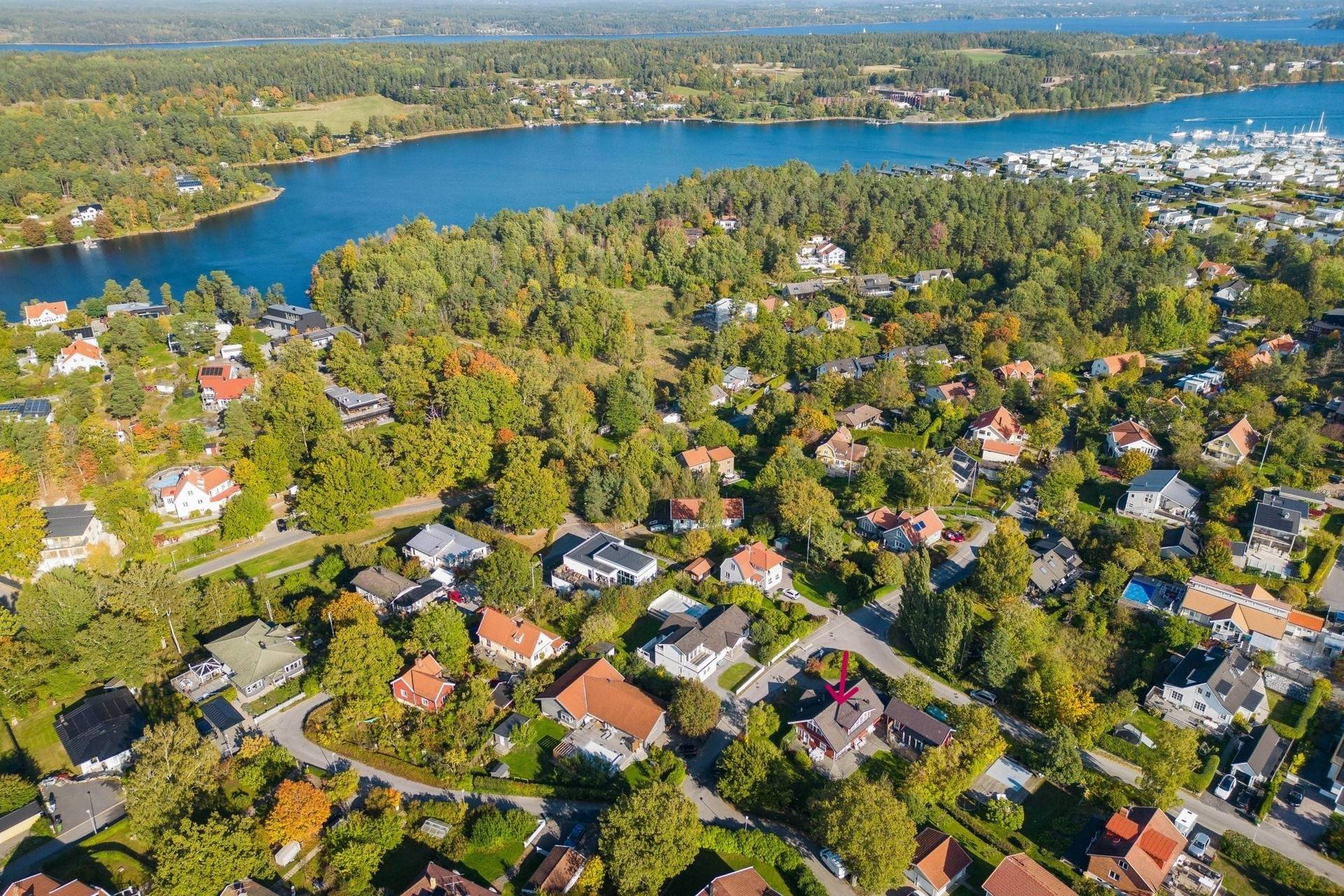 7 rum villa på Slånbärsvägen 28 Killinge, Lidingö kommun - bild 3