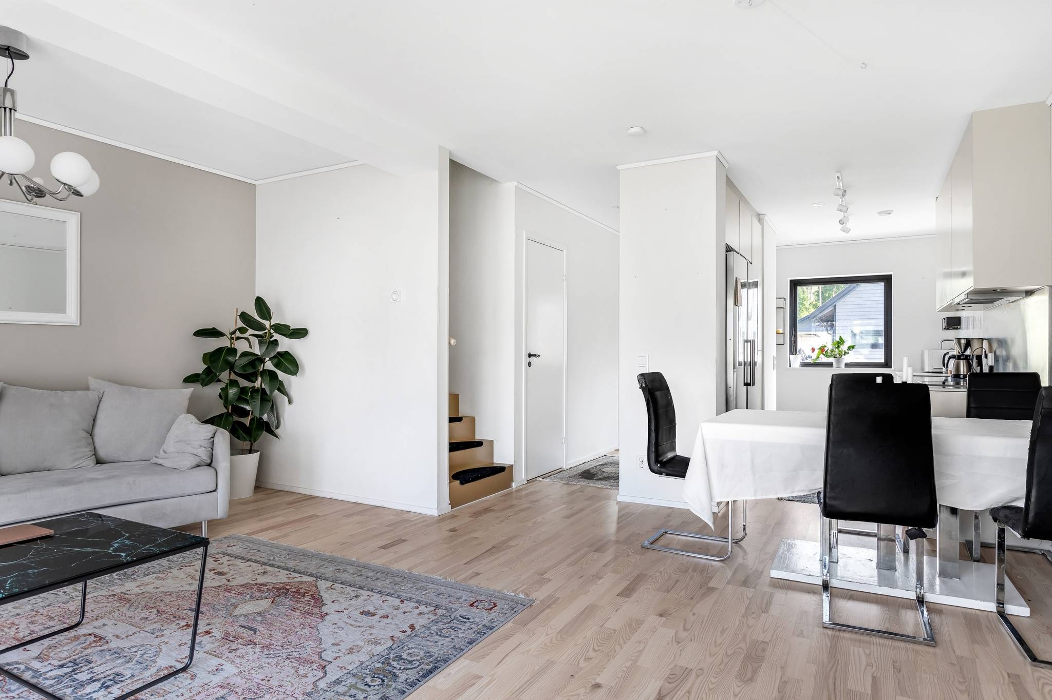 5 rum Radhus på Svanmossvägen 24 LINDBACKEN Uppsala kommun - bild 11
