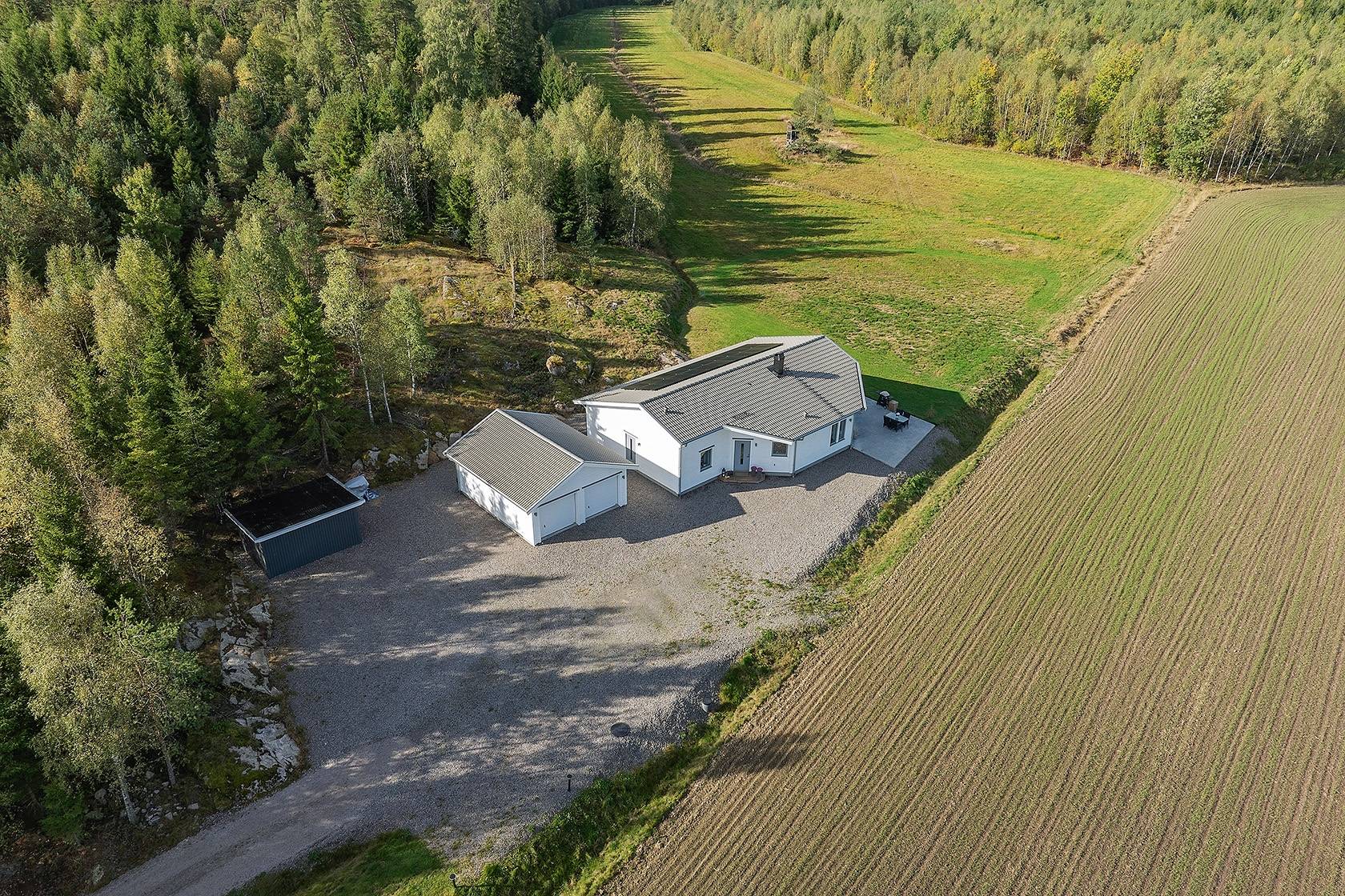 5 rum Gård/skog på Åsaka Svalehult 10 Trollhättans kommun - bild 1