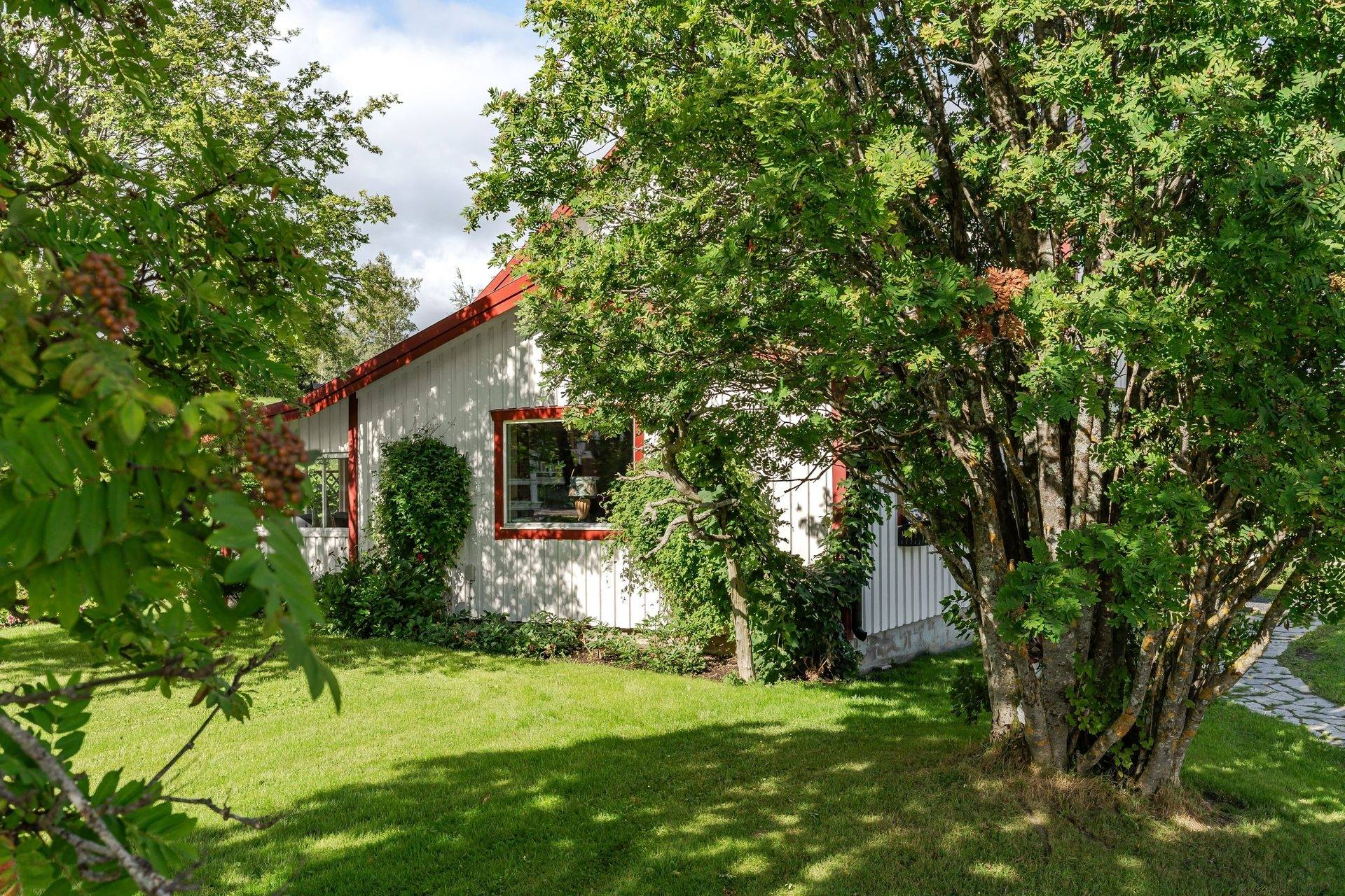 Gård med jordbruk på Högenvägen 29 Hallen Åre kommun - bild 32