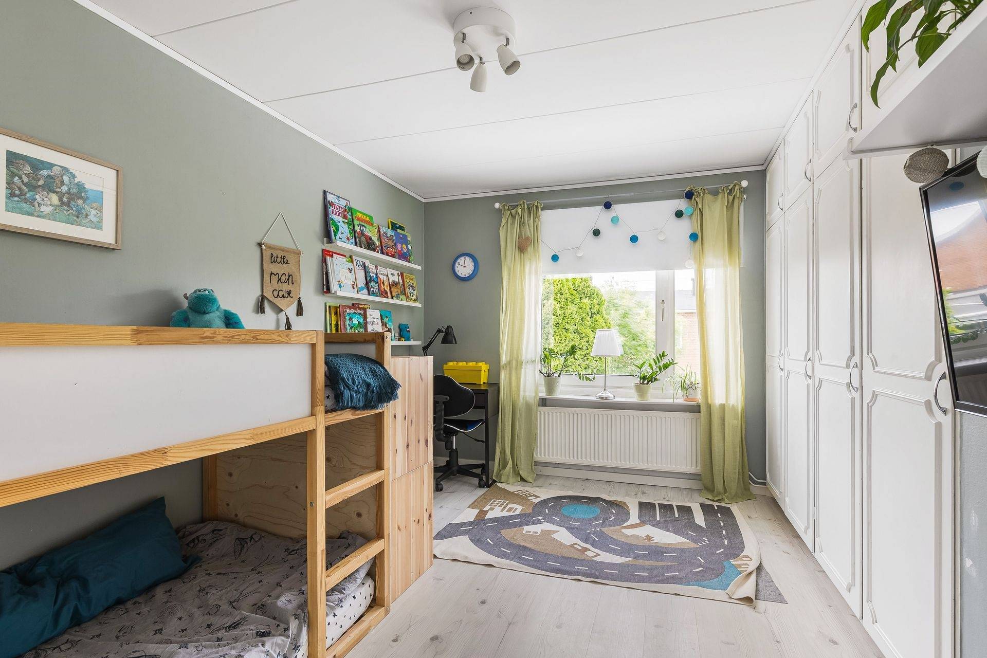 4 rum Par-/kedje-/radhus på Solrosgatan 18 Torshälla Eskilstuna kommun - bild 29