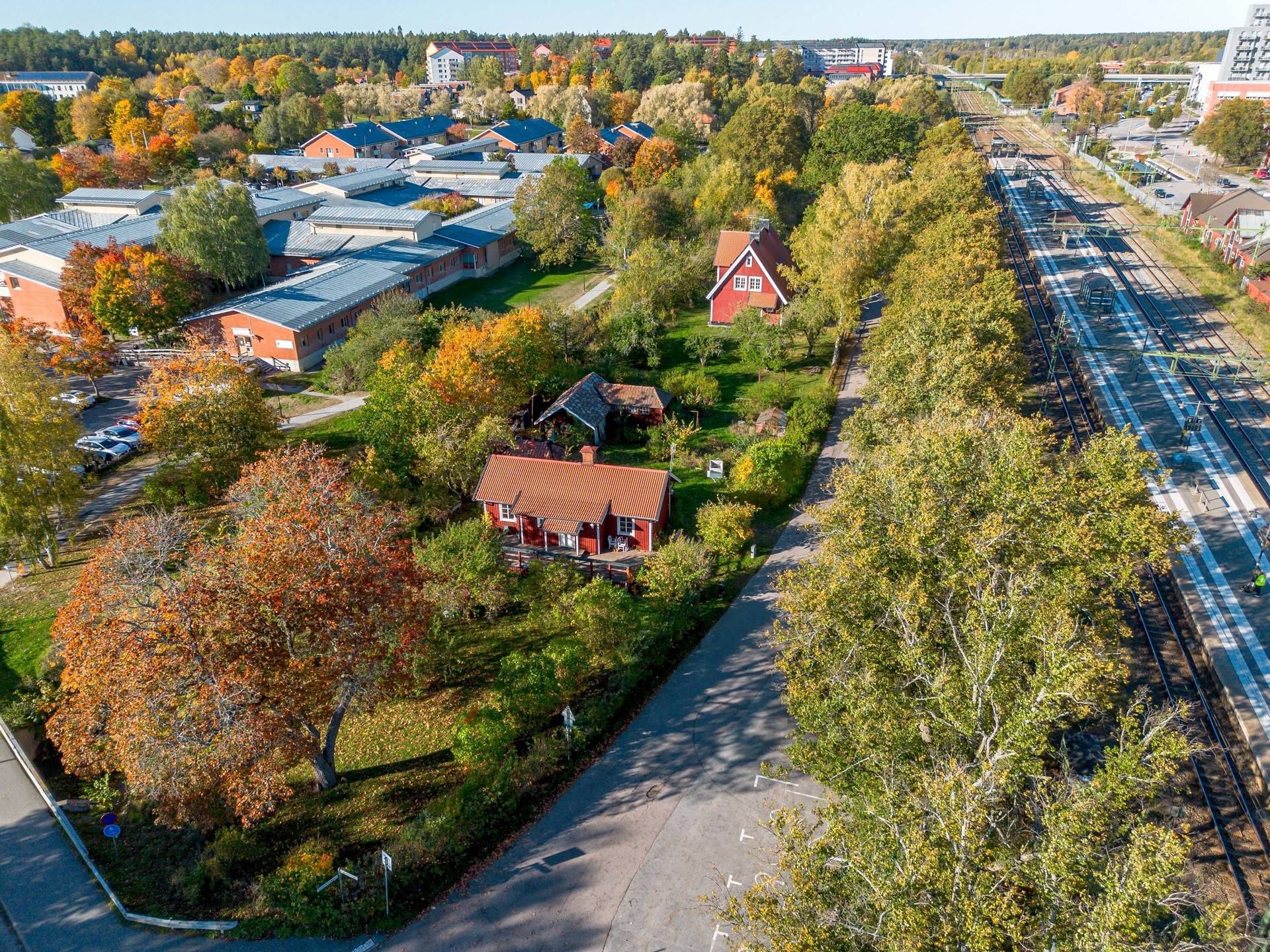 12 rum villa på Stationsvägen 1 & 3 Centrum, Knivsta kommun - bild 1