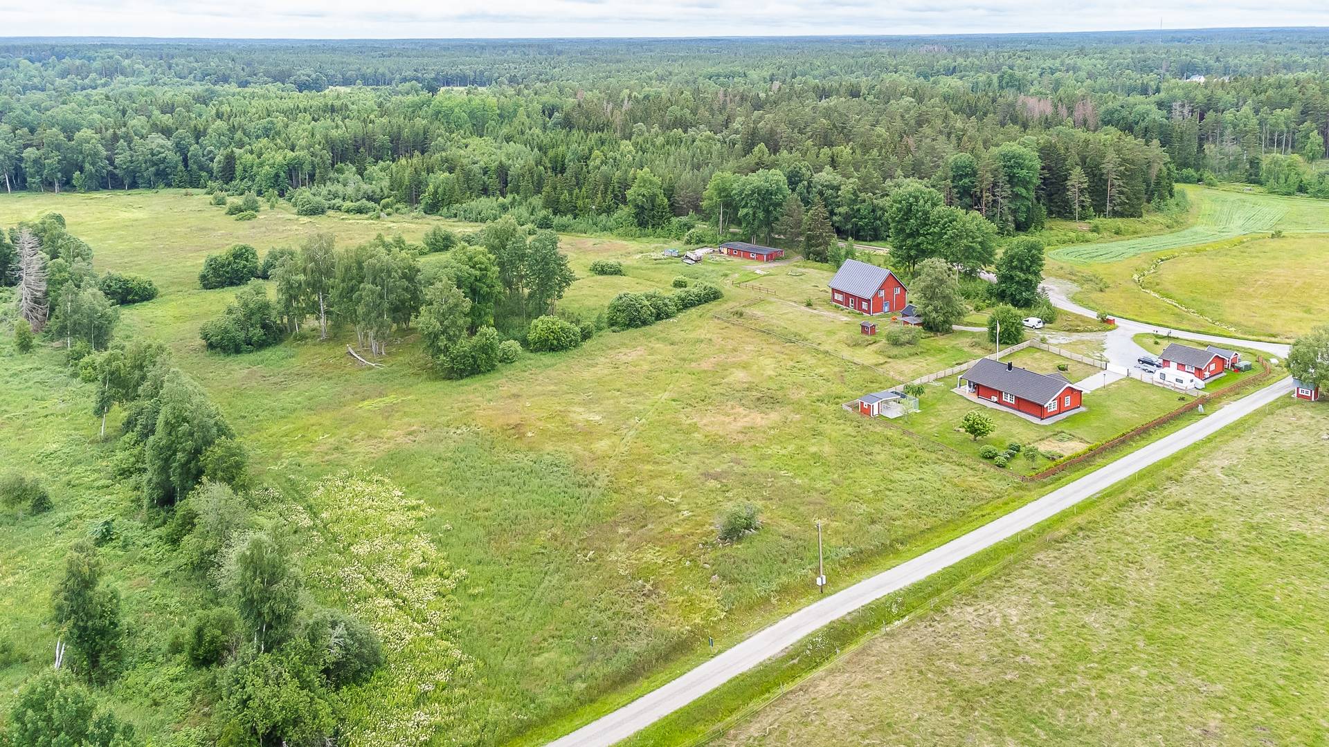 6 rum Gård med jordbruk på Ingeborgsby 106 Knutby Uppsala kommun - bild 2