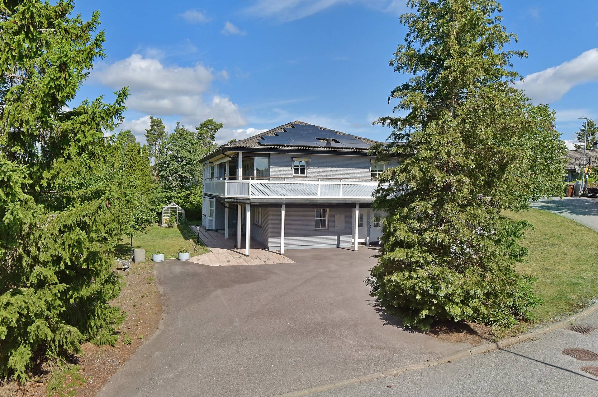5 rum Villa på Vårdagsvägen 3 Drevviksstrand Huddinge kommun - bild 1
