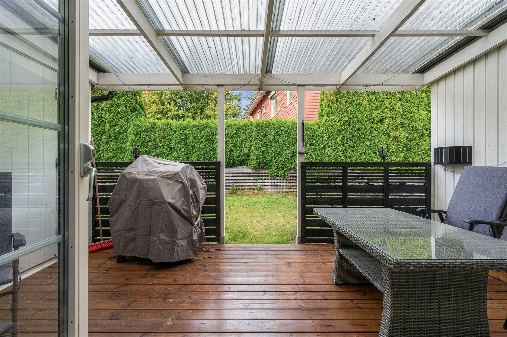 radhus på Tårpilsvägen 23E Lövstalöt, Uppsala kommun - bild 2