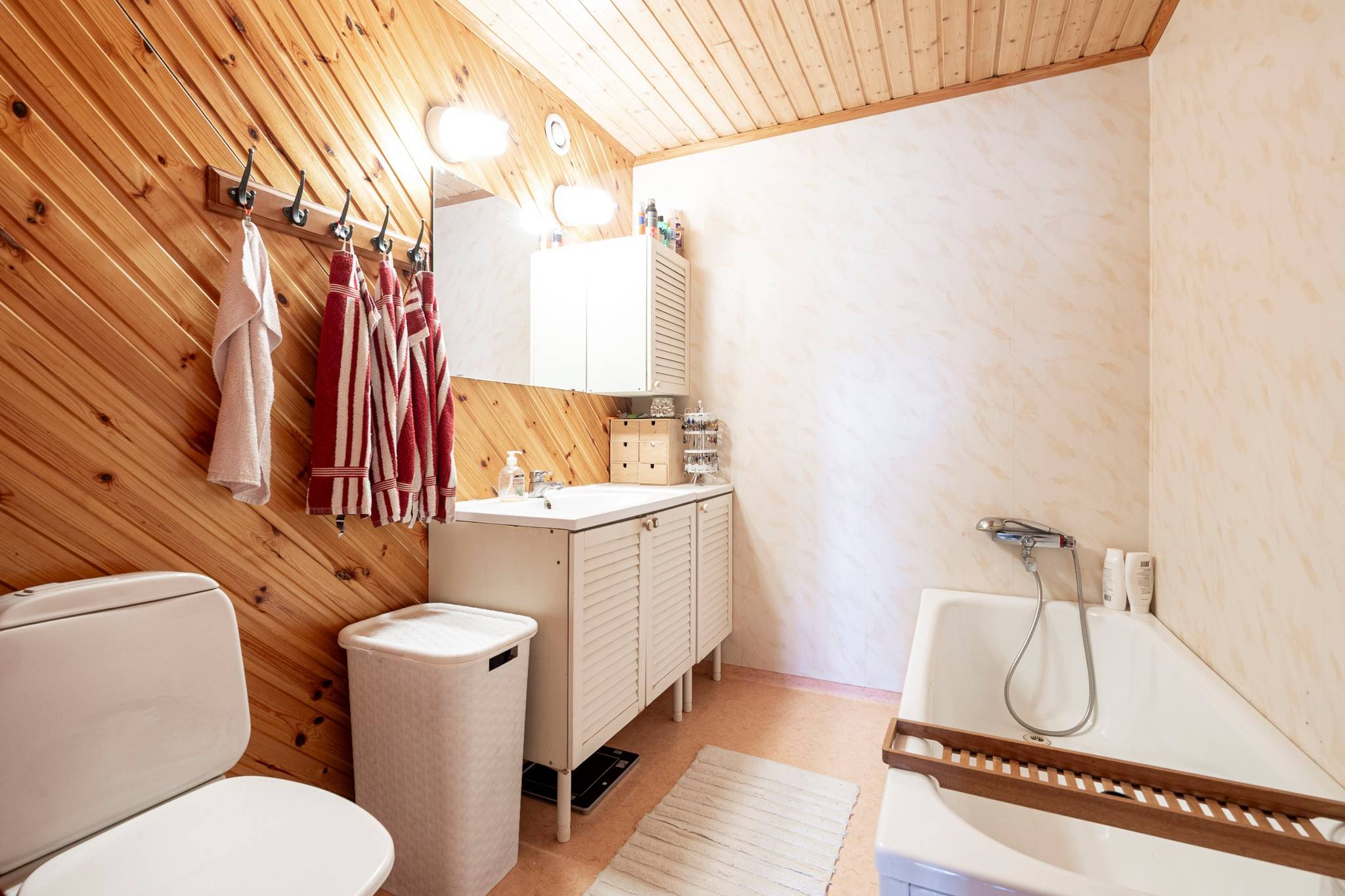 5 rum Villa på Åshammarvägen 70 Ramnäs Surahammars kommun - bild 28
