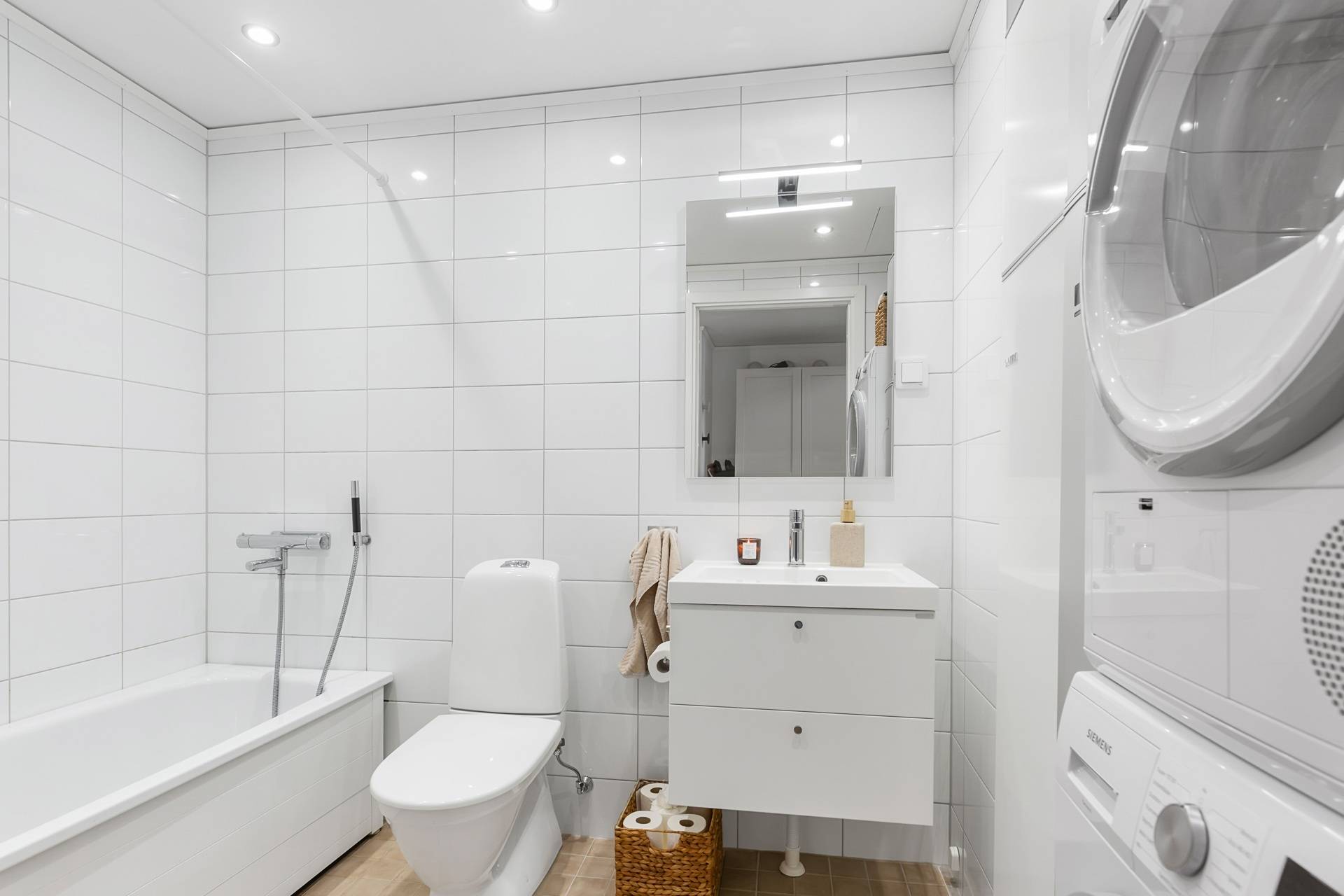 8 rum Radhus på Älvsundavägen 48 Eds Allé/Runby Upplands Väsby kommun - bild 14