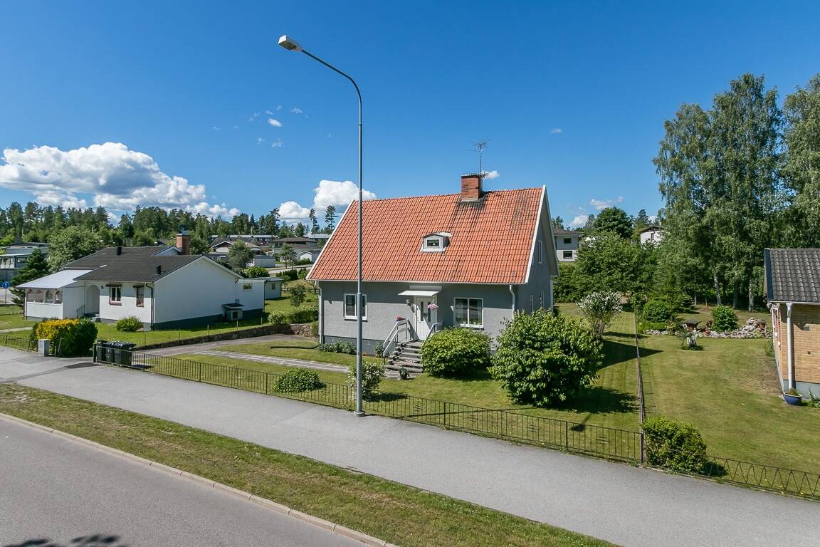 6 rum Villa på Västra Långgatan 11B Hultsfred Hultsfreds kommun - bild 2