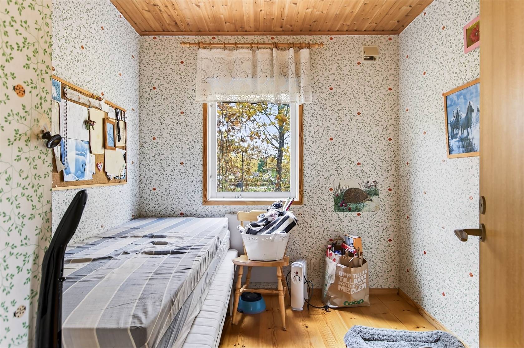 4 rum Fritidshus på Gluggvägen 13 Hjälmsätters Fritidshusområde Katrineholms kommun - bild 12