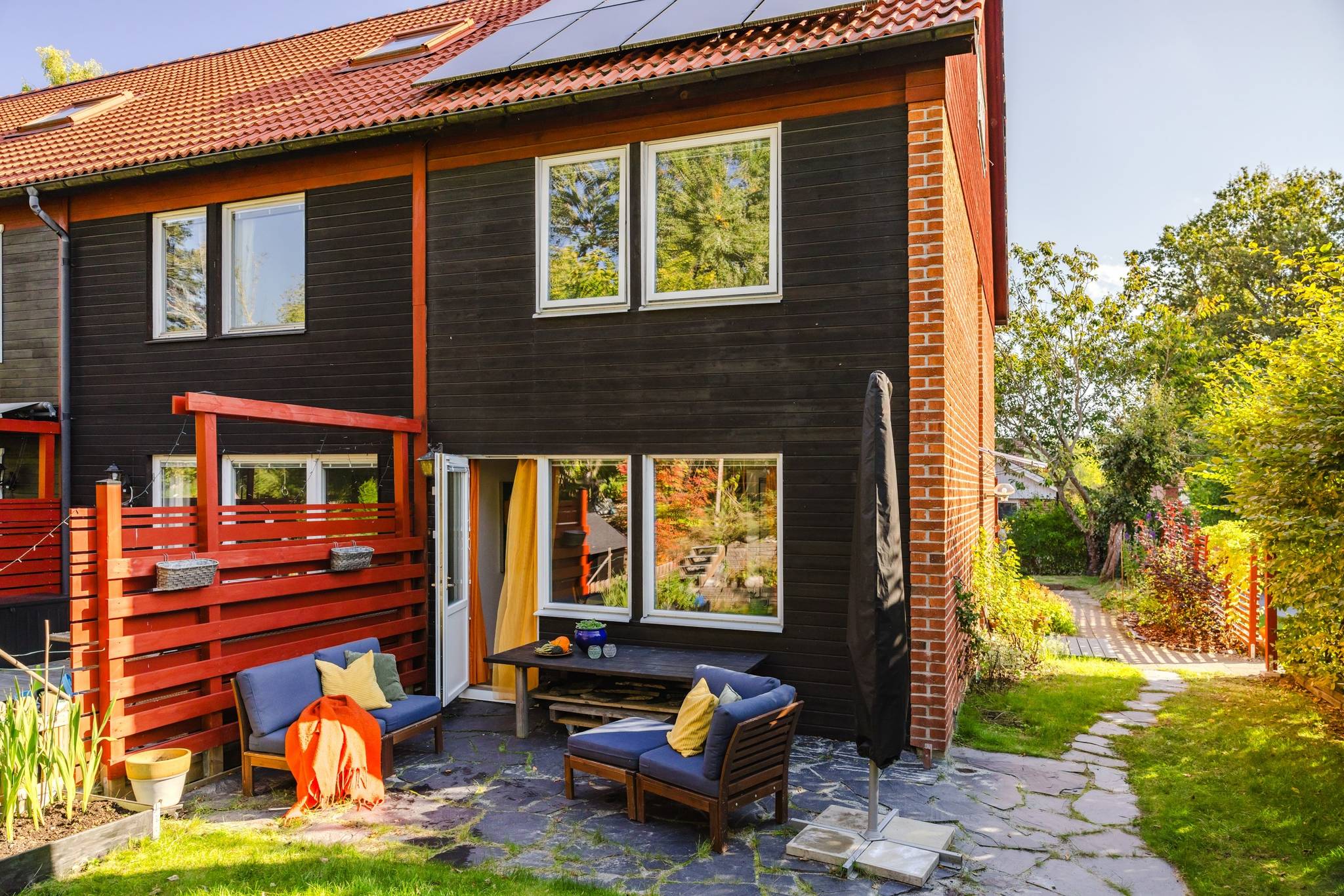 4 rum radhus på Adler Salvius väg 165 Tullinge, Botkyrka kommun - bild 1