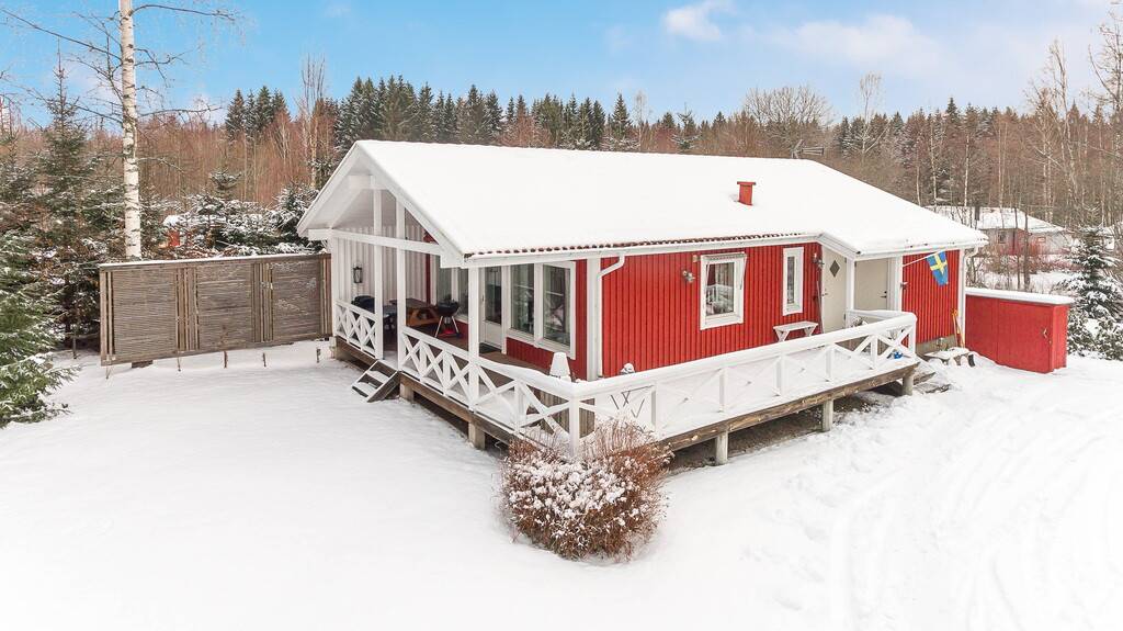 3 rum Vinterbonat fritidshus på Lugnabovägen 7 Gustavsfors Bengtsfors kommun - bild 2