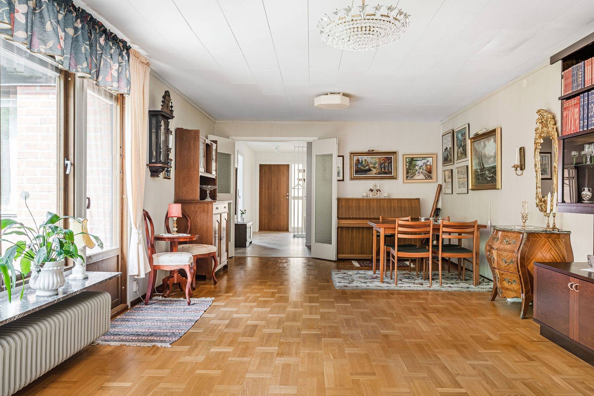 9 rum Villa på Kvinnebyvägen 298 Hjulsbro Linköpings kommun - bild 12