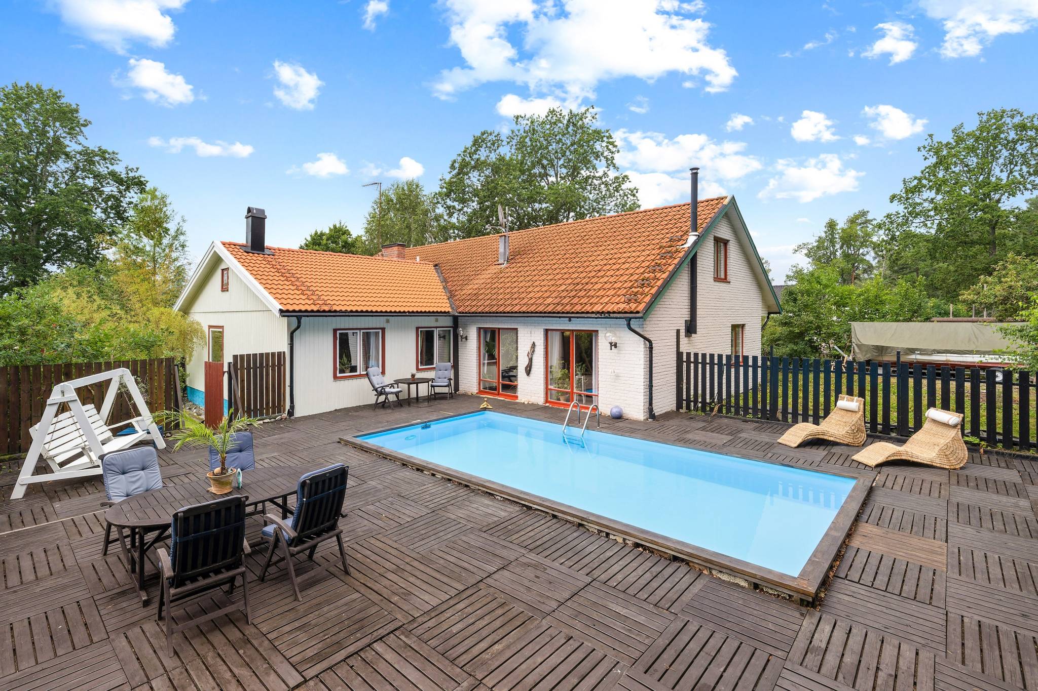 8 rum villa på Klockarvägen 21 Ekerö Sundby, Ekerö kommun - bild 1