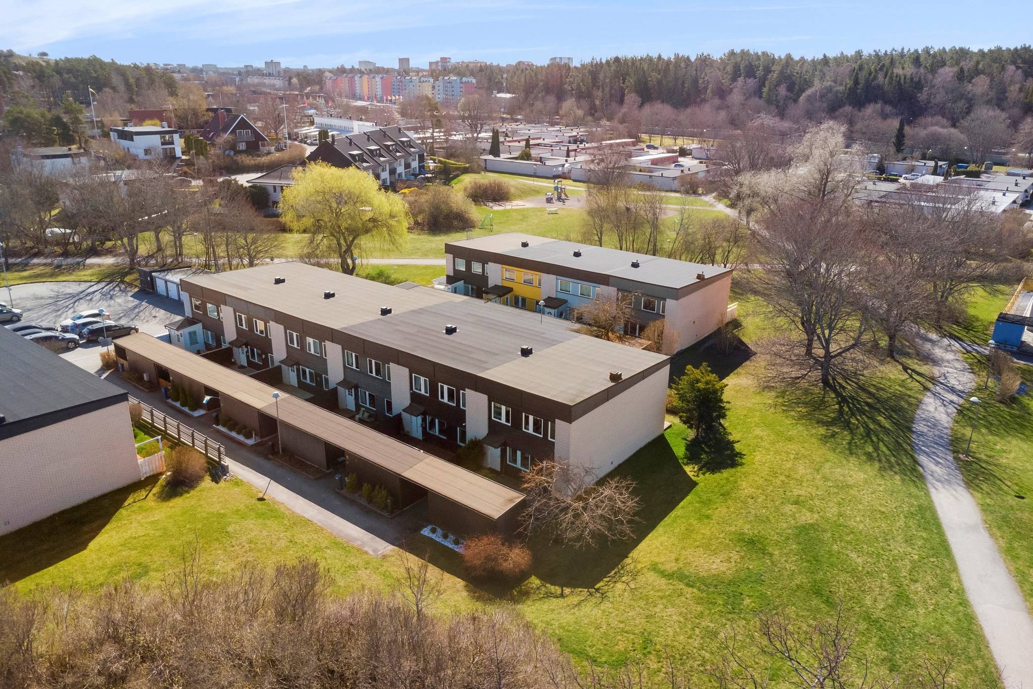 5 rum Radhus på Toppklockegränd 26 Hässelby Villastad Stockholms kommun - bild 2