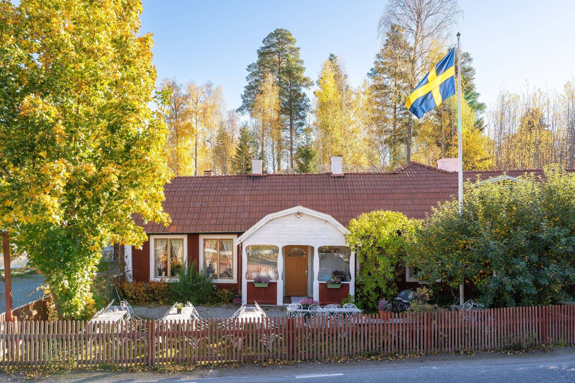 8 rum villa på Stene Norvägen 1A och 1 B Järvsö, Ljusdals kommun - bild 3