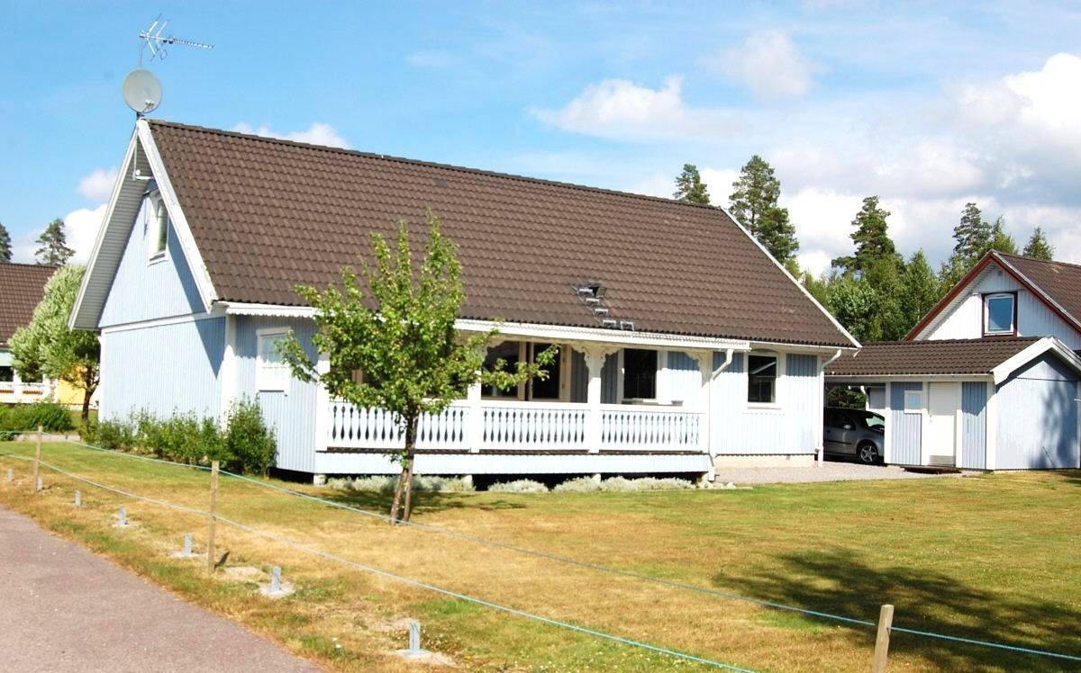 4 rum villa på Åkerbärsvägen 2 Centralt, Ockelbo kommun - bild 1