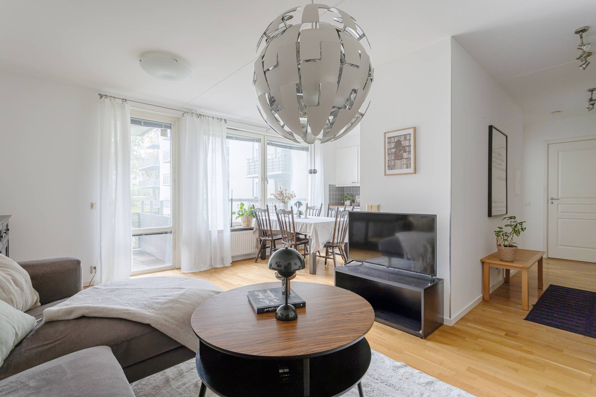 2 rum lägenhet på Huvudstalundsvägen 6 Västra Skogen/Ingenting/Huvudsta, Solna kommun - bild 1